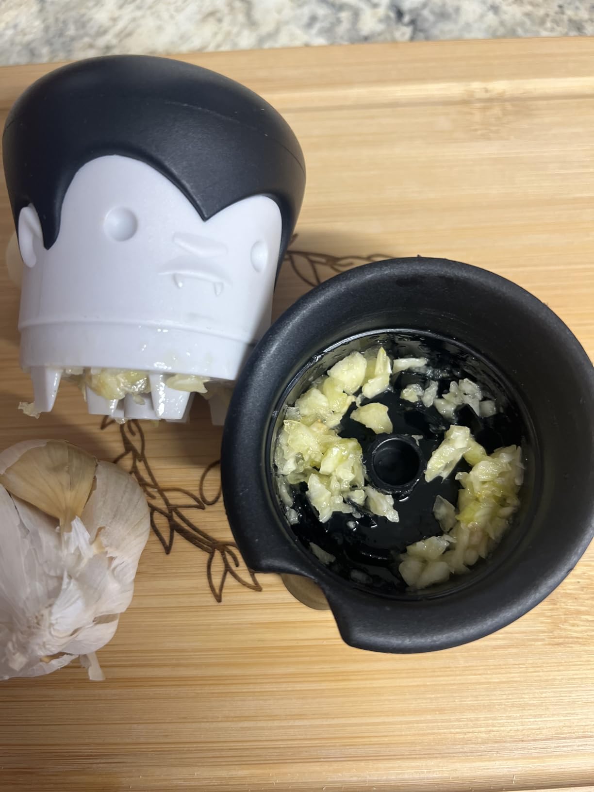 OTOTO Gracula Garlic Crusher customer photo 2