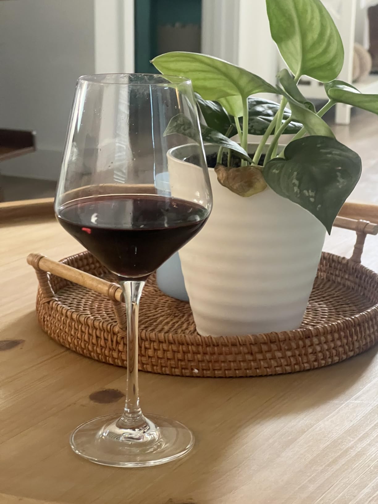JoyJolt Layla Italian Red Wine Glasses, Set of 4, 17 oz Clear - Made in Europe customer photo 1