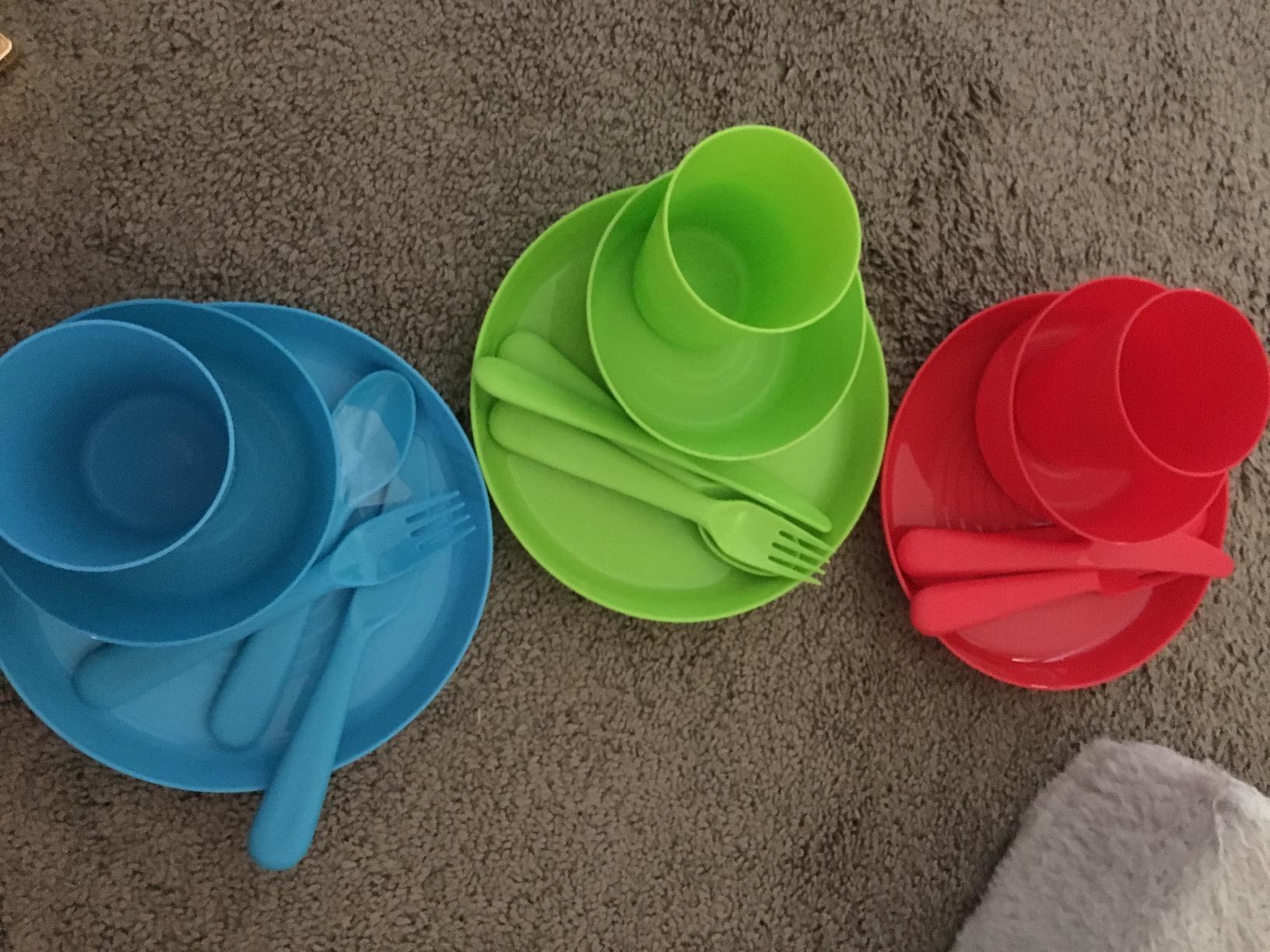 Kids Dinnerware Set for 4-24 Piece Plastic Childrens Dishes Dinnerware Sets Microwave/Dishwasher Safe BPA Free - Toddler Dinner Set Includes Kids Plates and Bowls Kids Cups Flatware Set customer photo 1