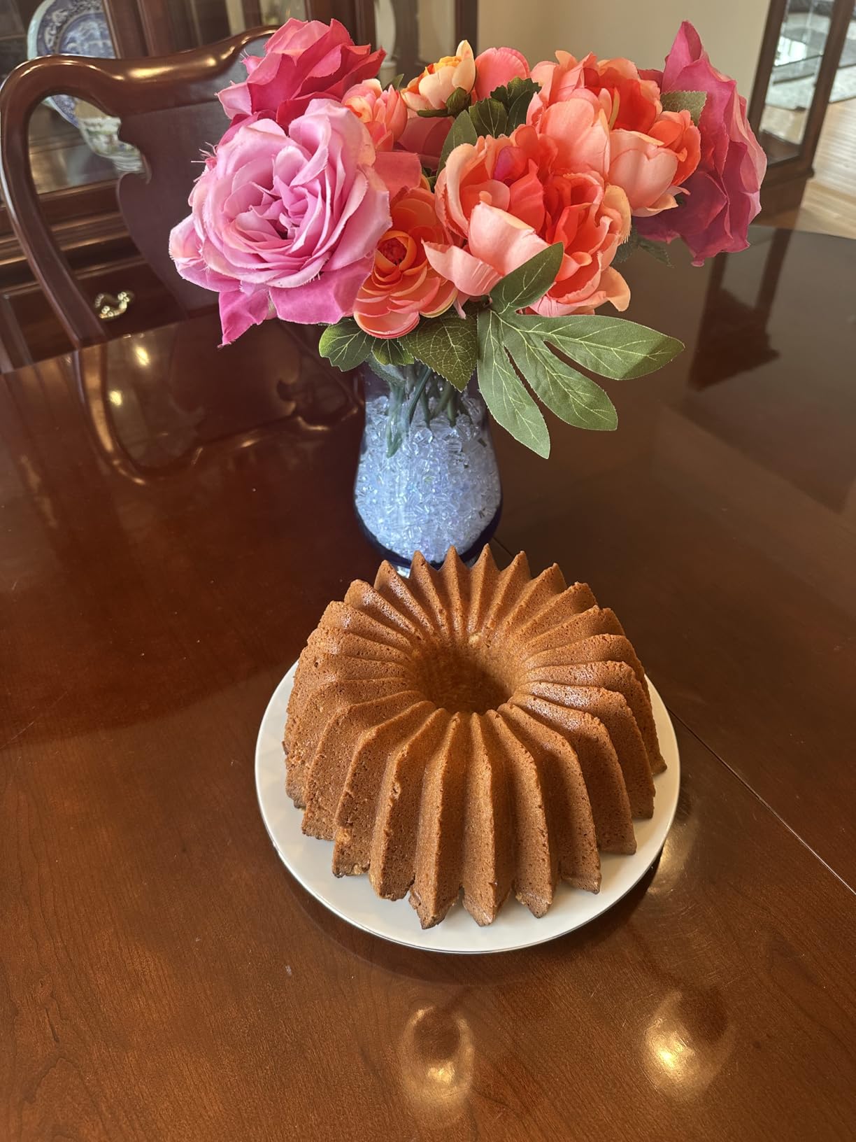 Nordic Ware Brilliance Bundt, 10 Cup, Gold customer photo 1