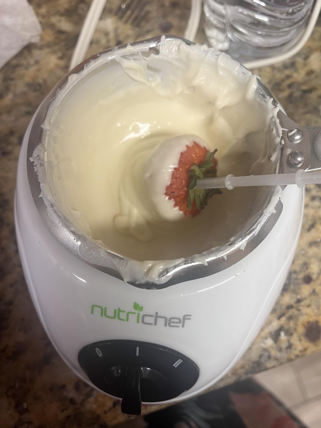 NutriChef Electric Fondue Pot | 25W Chocolate Melting Warmer | 8.8 Oz Capacity | Keep Warm Dipping Function & Removable Pot | Perfect for Melting Chocolate, Butter & Cheese | White customer photo 2