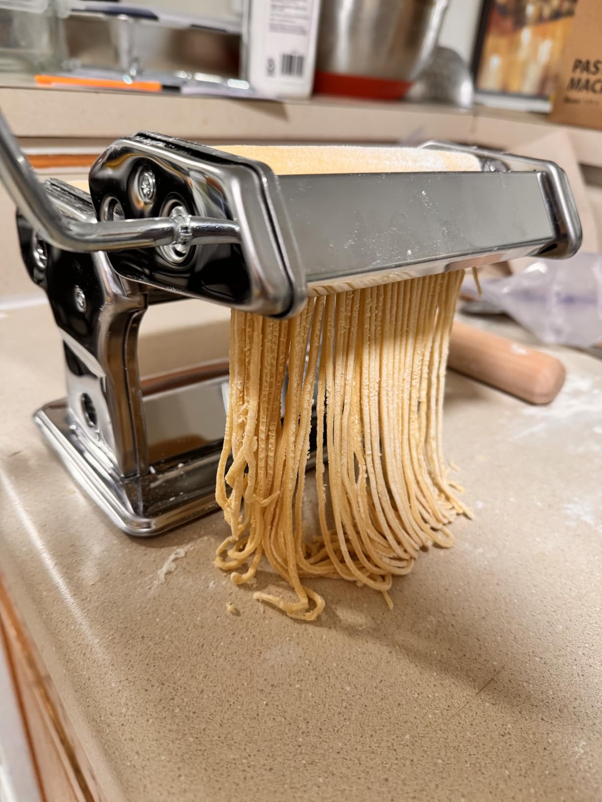 ISILER Pasta Maker, 9 Adjustable Thickness Settings 2-in-1 Pasta Machine with Rollers and Cutter, Noodle Maker for Pasta, Dumpling Skin, Spaghetti, Fettuccini, Lasagna customer photo 1