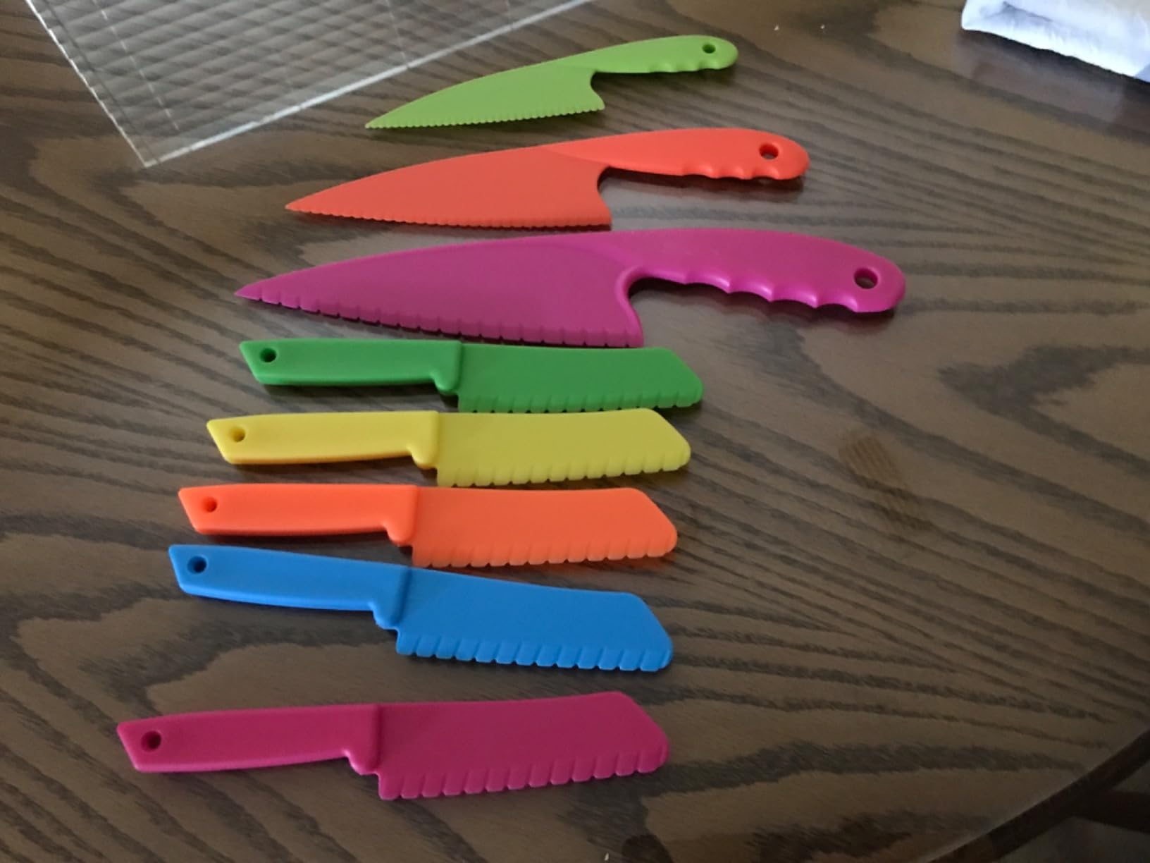 JOVITEC 8 Pcs Kid Cooking Kitchen Knife Set, Plastic Serrated Edges Children's Safe Chef Nylon Knives for Cutting Fruit Bread Cake Salad Lettuce Kids Cooking Supply(Multi Colors Square Knife) customer photo 2