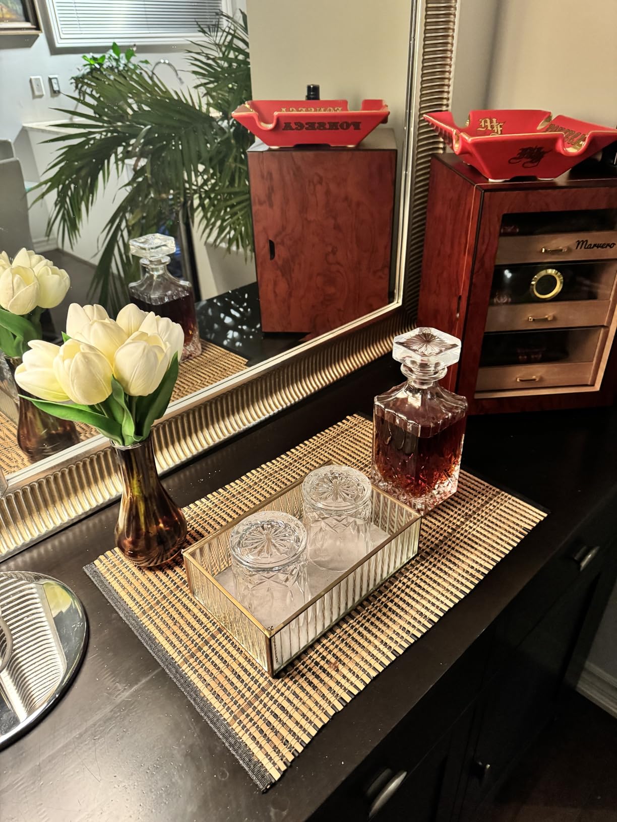 ELIDOMC 5PC Italian Crafted Crystal Whiskey Decanter & Whiskey Glasses Set, Crystal Decanter Set With 4 Whiskey Glasses, Whiskey Decanter Sets for Men. customer photo 1