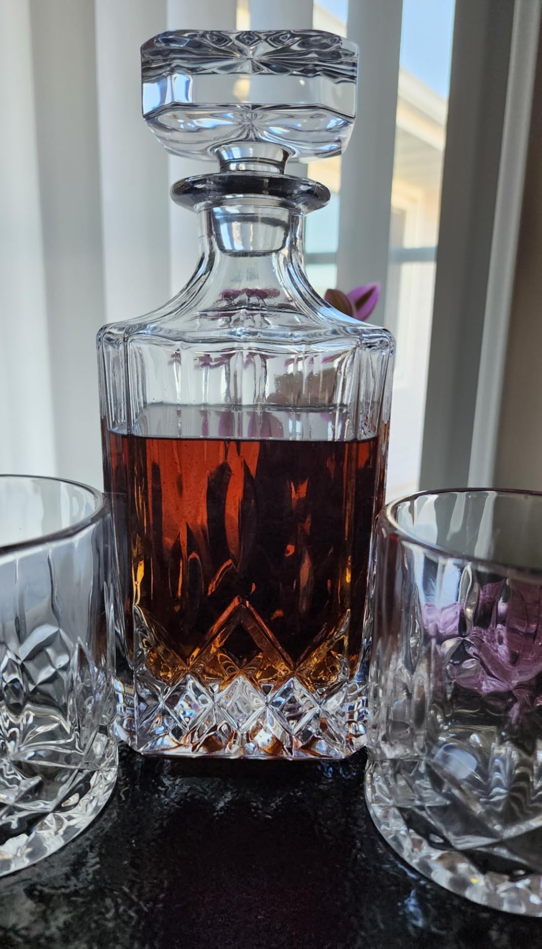 ELIDOMC 5PC Italian Crafted Crystal Whiskey Decanter & Whiskey Glasses Set, Crystal Decanter Set With 4 Whiskey Glasses, Whiskey Decanter Sets for Men. customer photo 2