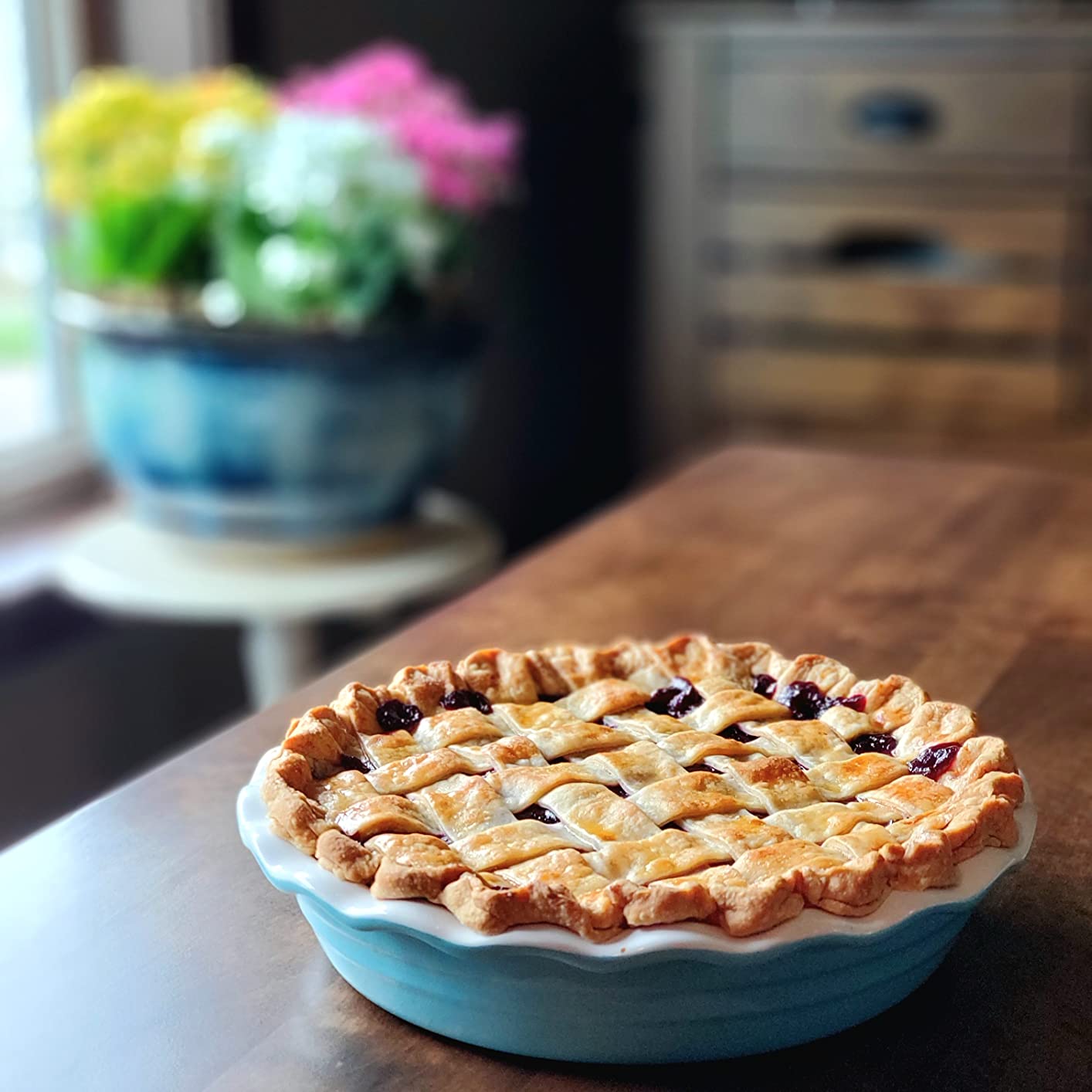 Farberware Bakers Advantage Durable Stoneware Ceramic Pie Dish, 10 Inch, Teal customer photo 2