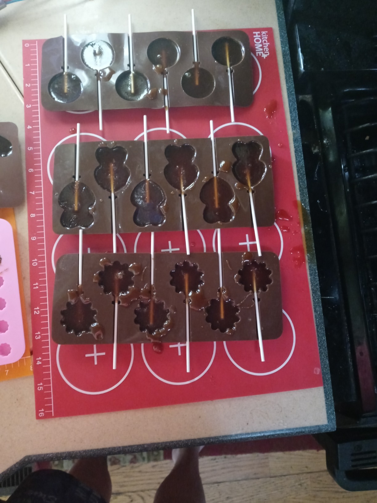 5 Pack Lollipop Silicone Candy Mold Silicon chocolate Lollipop Moulds with Shape of Double Heart, Star, Small Flower, Round, Including 30 Lollipop Sticks and 50 Pcs Candy Treat Bags customer photo 1