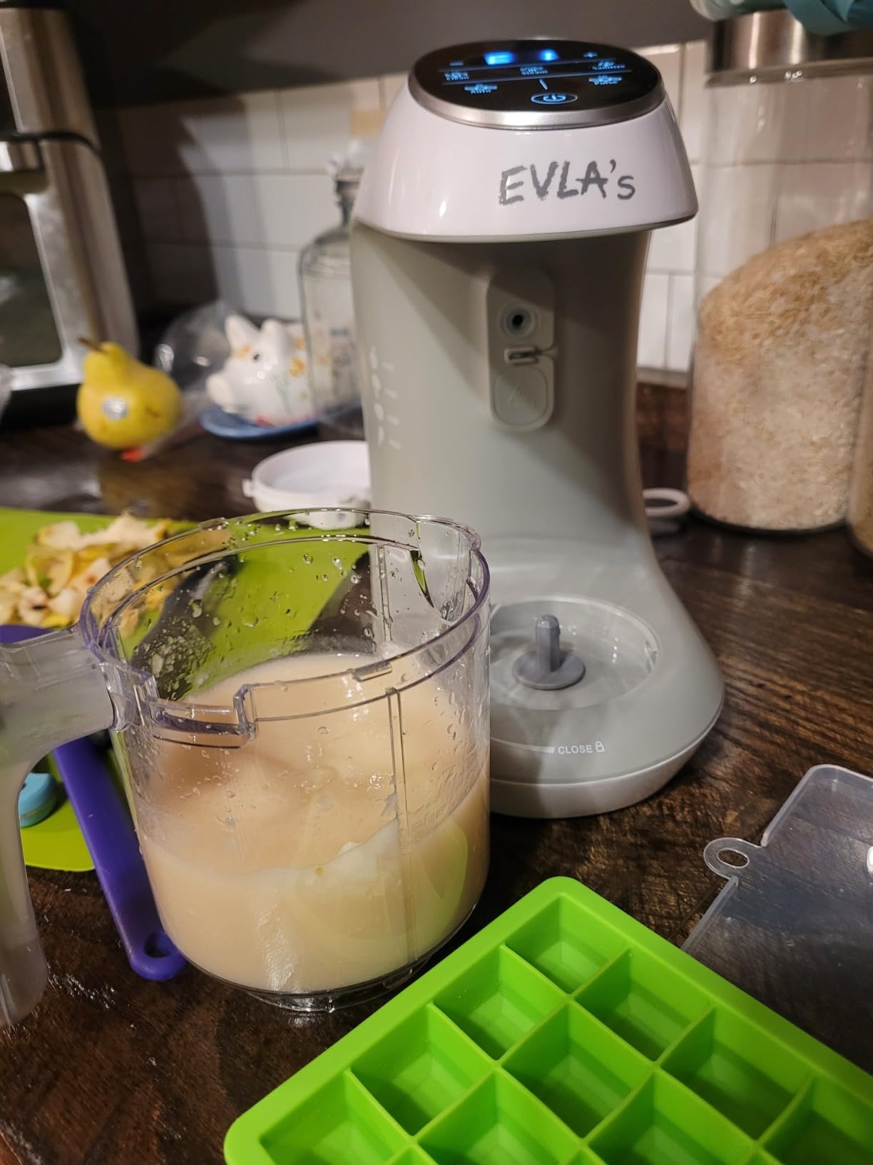 EVLA'S Baby Food Maker, Steamer, Blender, Baby Food Processor for Healthy Homemade Baby Food in Minutes, Touch Screen with 6 Reusable Food Pouches, Baby Registry Essential, White customer photo 2