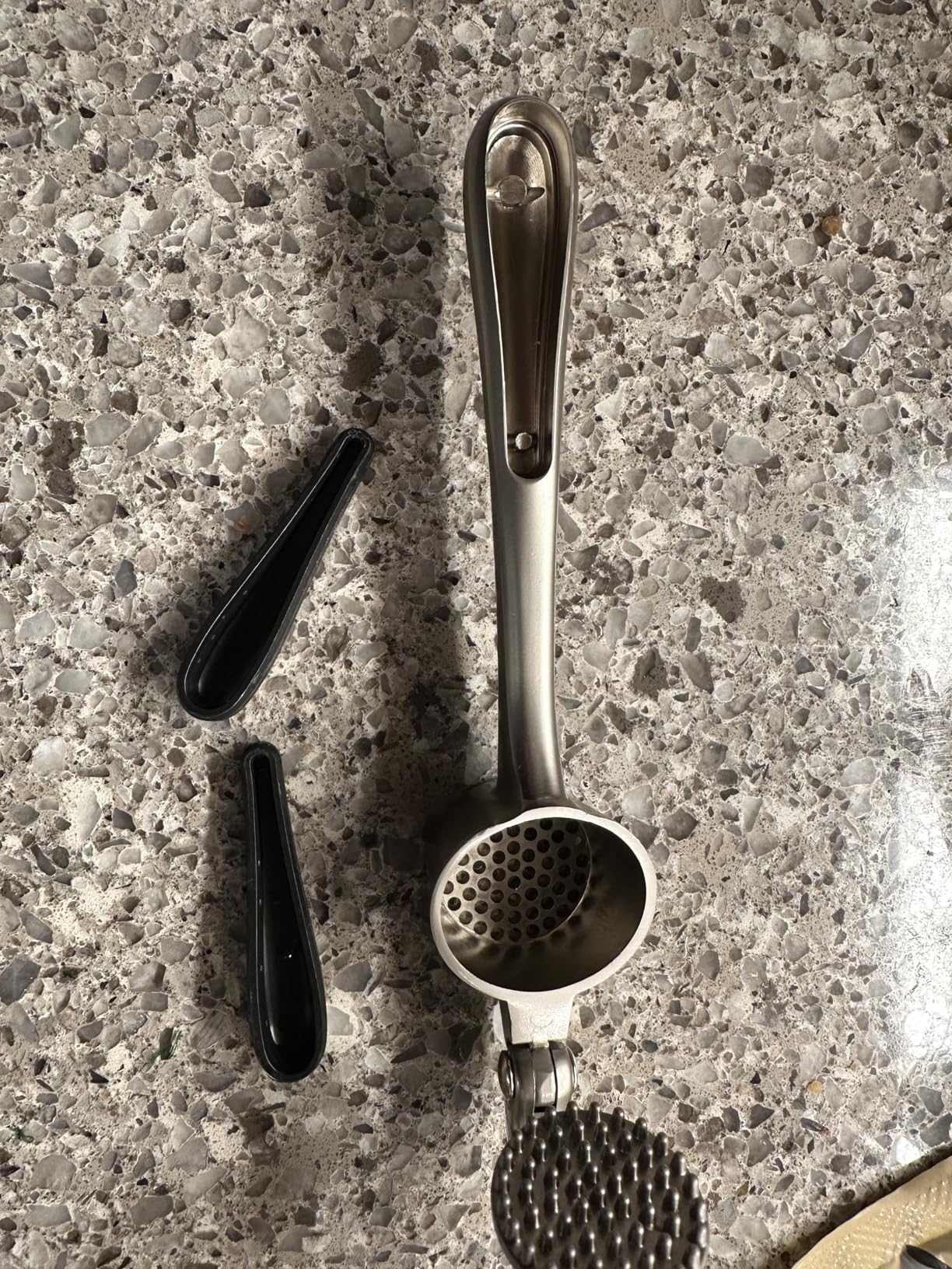 Zulay Kitchen Premium Garlic Press Set - Rust Proof Professional Garlic Mincer Tool - Easy-Squeeze, Easy-Clean with Soft, Ergonomic Handle - Silicone Garlic Peeler & Brush (Silver) customer photo 2