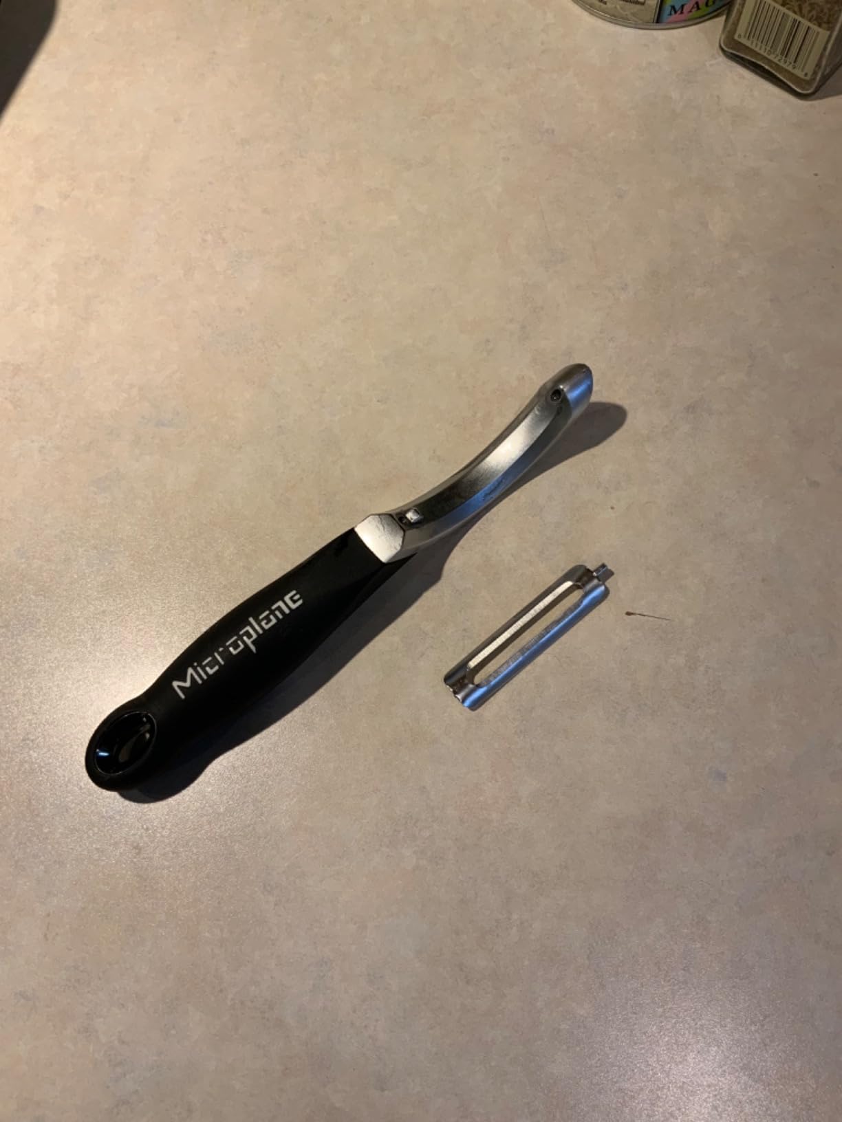 Microplane Stainless Steel Professional Swivel Peeler, Sharp Blade for Effortless Peeling of Hard Fruits and Vegetables, Kitchen Peeler for Home Cooks and Professional Chefs customer photo 2