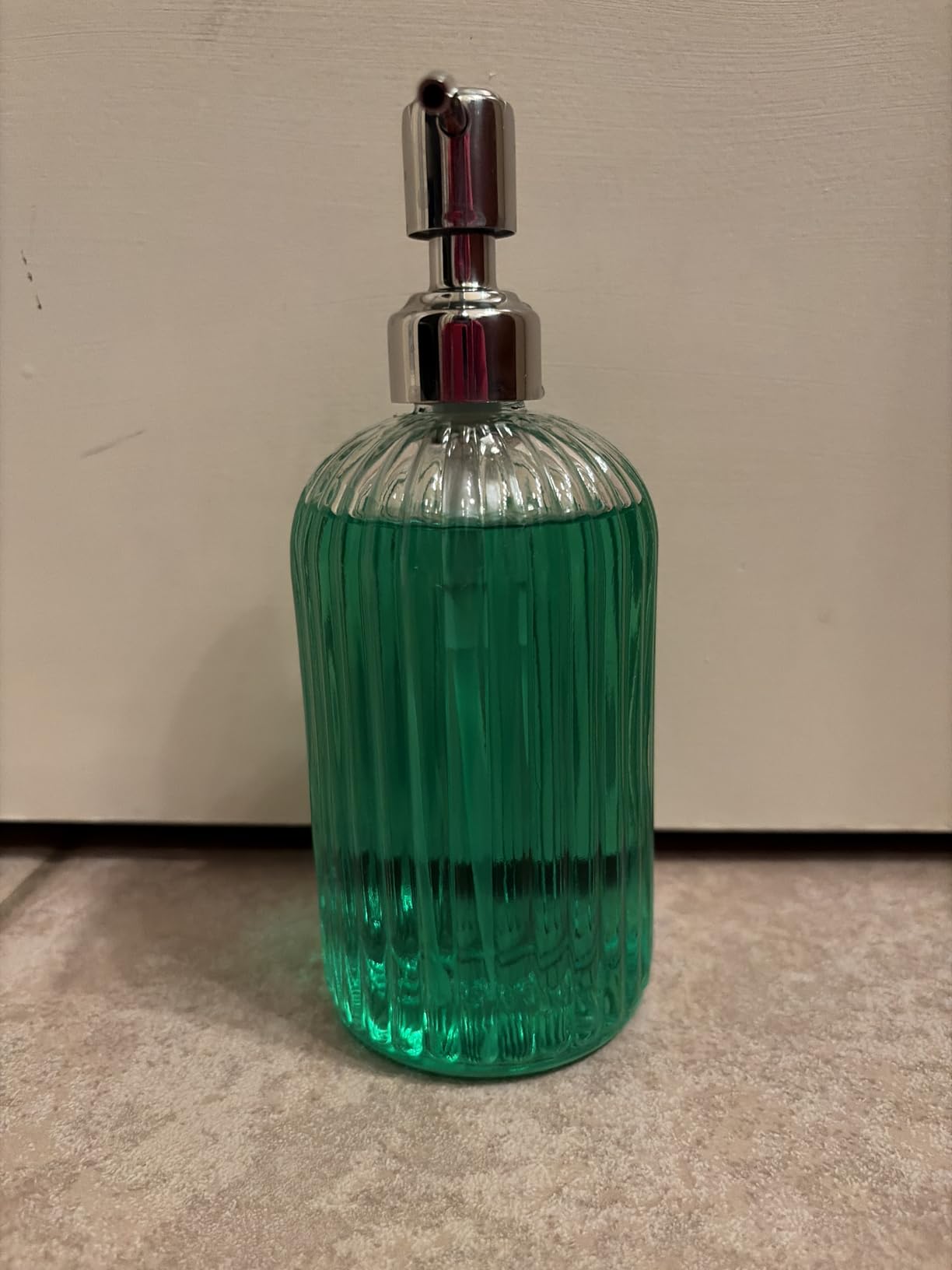 JASAI 18 Oz Clear Glass Soap Dispenser with Rust Proof Stainless Steel Pump, Refillable Liquid Hand soap Dispenser for Bathroom, Premium Kitchen Soap Dispenser (Clear) customer photo 2