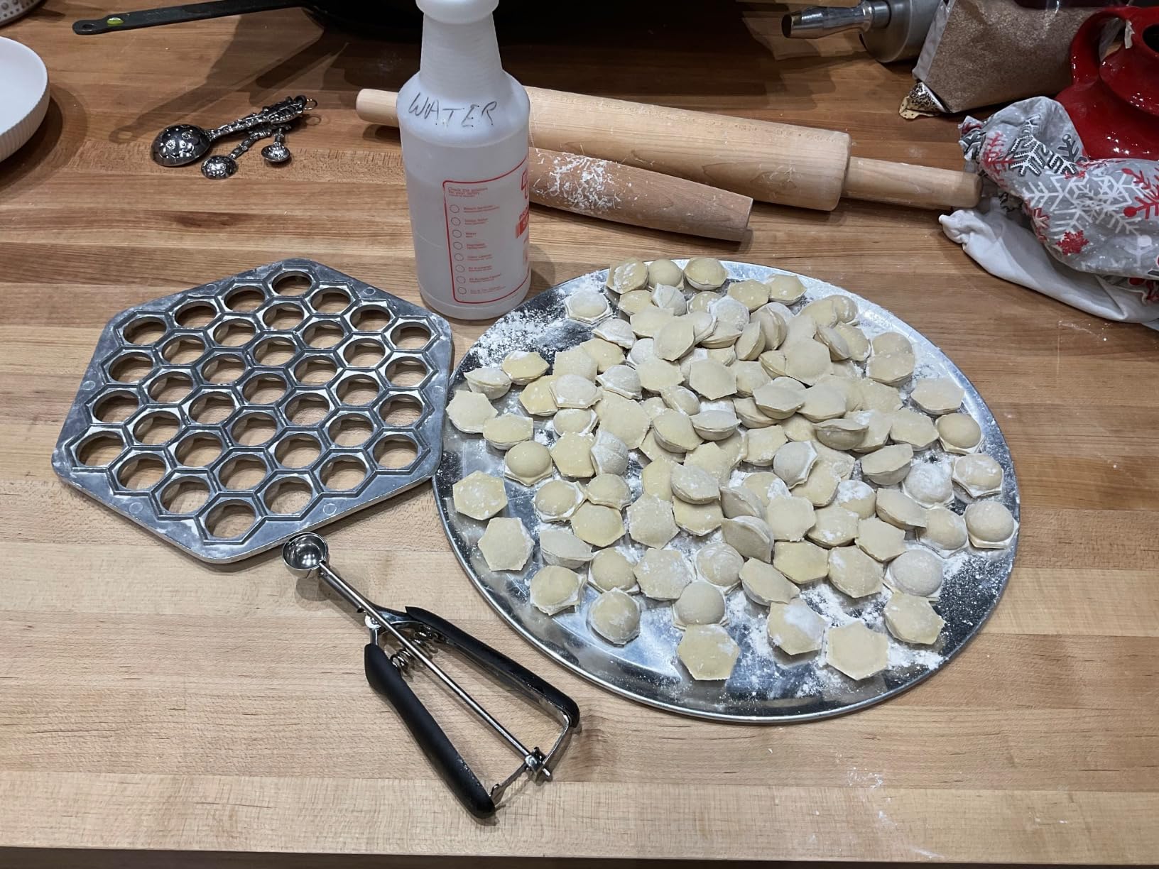 Russian Ravioli Maker Dumplings Mold Pelmeni Metal Mold Siberian Pelmeni Meat Dumpling Maker Machine Ravioli Cutter 1302439 customer photo 1