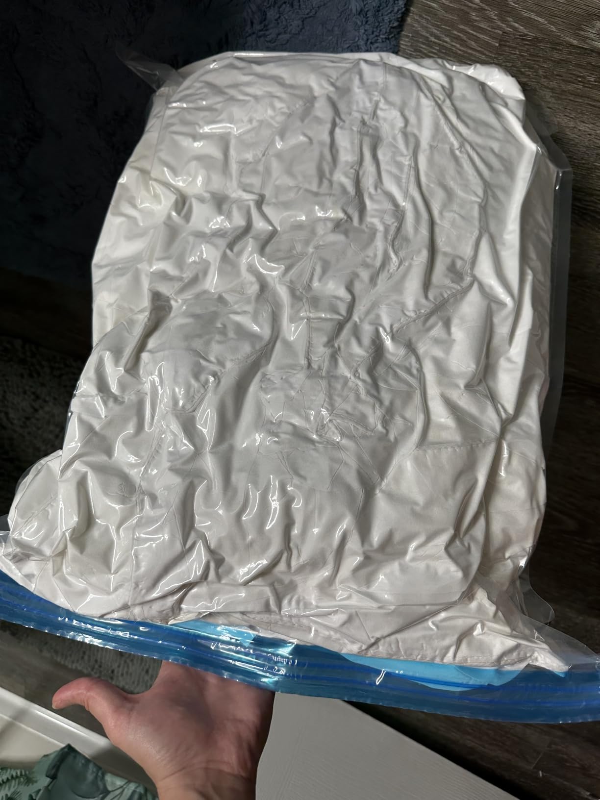 Amazon Basics Vacuum Storage Bags with Hand Pump for Travel, Space Saving Compression Bags for Clothes and Blankets, Clear, 12 Pack (3 Small, 3 Medium, 3 Large & 3 Jumbo) customer photo 2