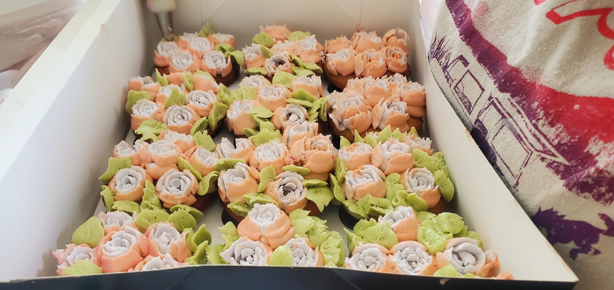 Ateco One Step Flower Russian Tube Set Includes Stainless Steel Tips:, 241, 242, 243, 244, 245, 246, 247, 248, 249, 251, 253, 254, 257, 258, 259 customer photo 1