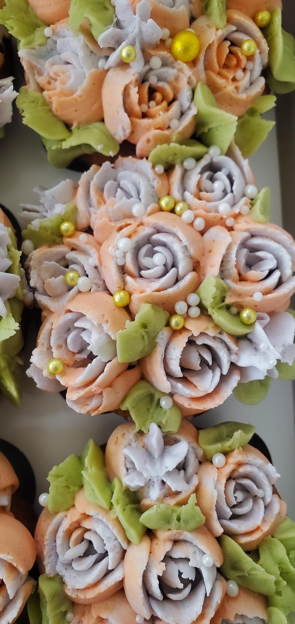Ateco One Step Flower Russian Tube Set Includes Stainless Steel Tips:, 241, 242, 243, 244, 245, 246, 247, 248, 249, 251, 253, 254, 257, 258, 259 customer photo 2