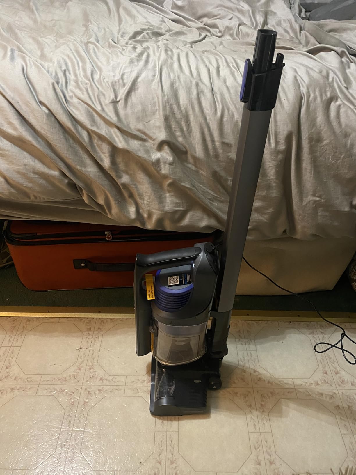 Shark Pet Cordless Vacuum Cleaner, LED Headlights, Removable Handheld Vacuum for Pet Hair, Crevice Tool & Pet Multi-Tool Included, 40min Runtime, For Carpet & Hard Floors, Grey, IX141 customer photo 1