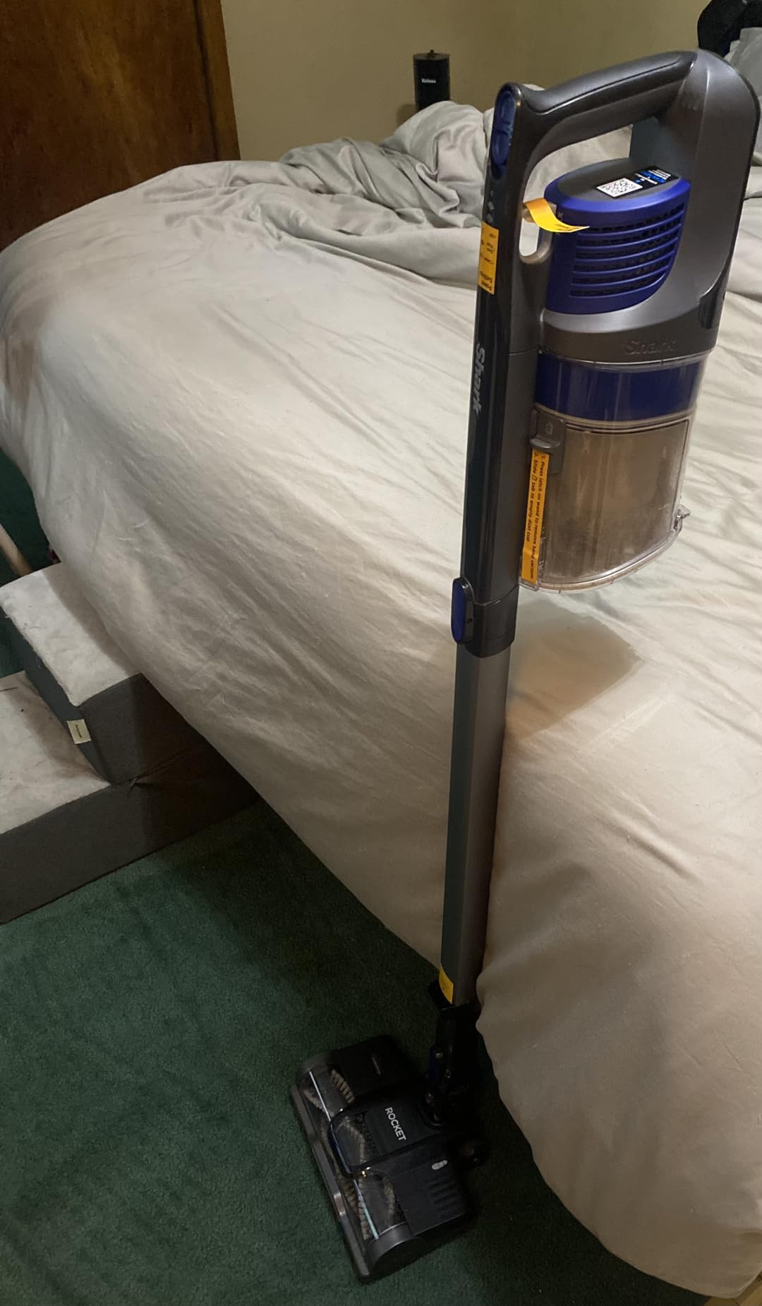 Shark Pet Cordless Vacuum Cleaner, LED Headlights, Removable Handheld Vacuum for Pet Hair, Crevice Tool & Pet Multi-Tool Included, 40min Runtime, For Carpet & Hard Floors, Grey, IX141 customer photo 2