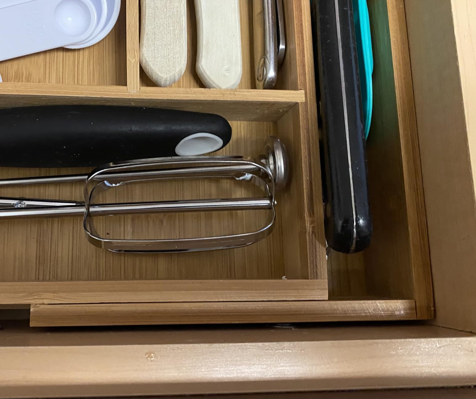 Pipishell Bamboo Expandable Silverware Drawer Organizer, Adjustable Kitchen Utensil Tray for Forks, Spoons and Knives, Wood Storage Cutlery Holder for Bedroom and Living Room customer photo 2