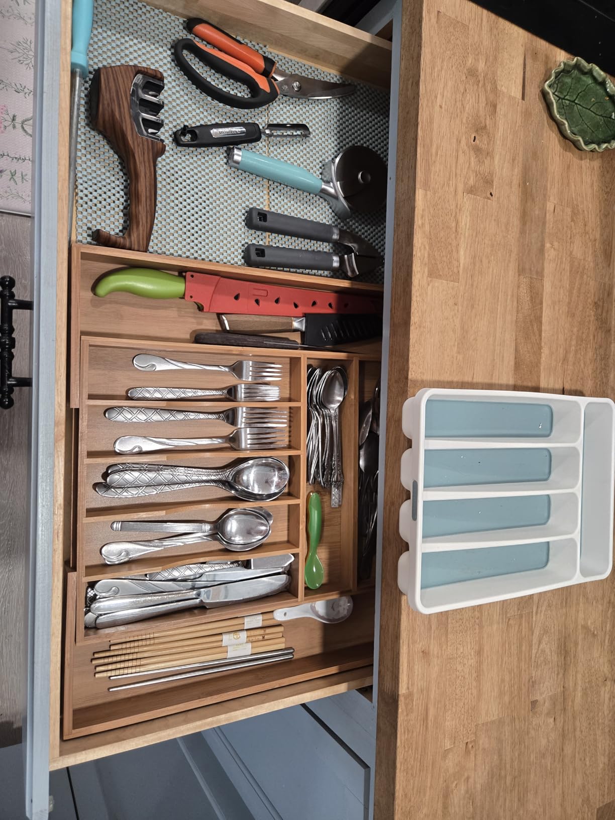 ROYAL CRAFT WOOD Luxury Bamboo Kitchen Drawer Organizer - Silverware Organizer, Utensil Holder & Cutlery Tray Drawer Dividers for Flatware (9 Slot, Natural) customer photo 1