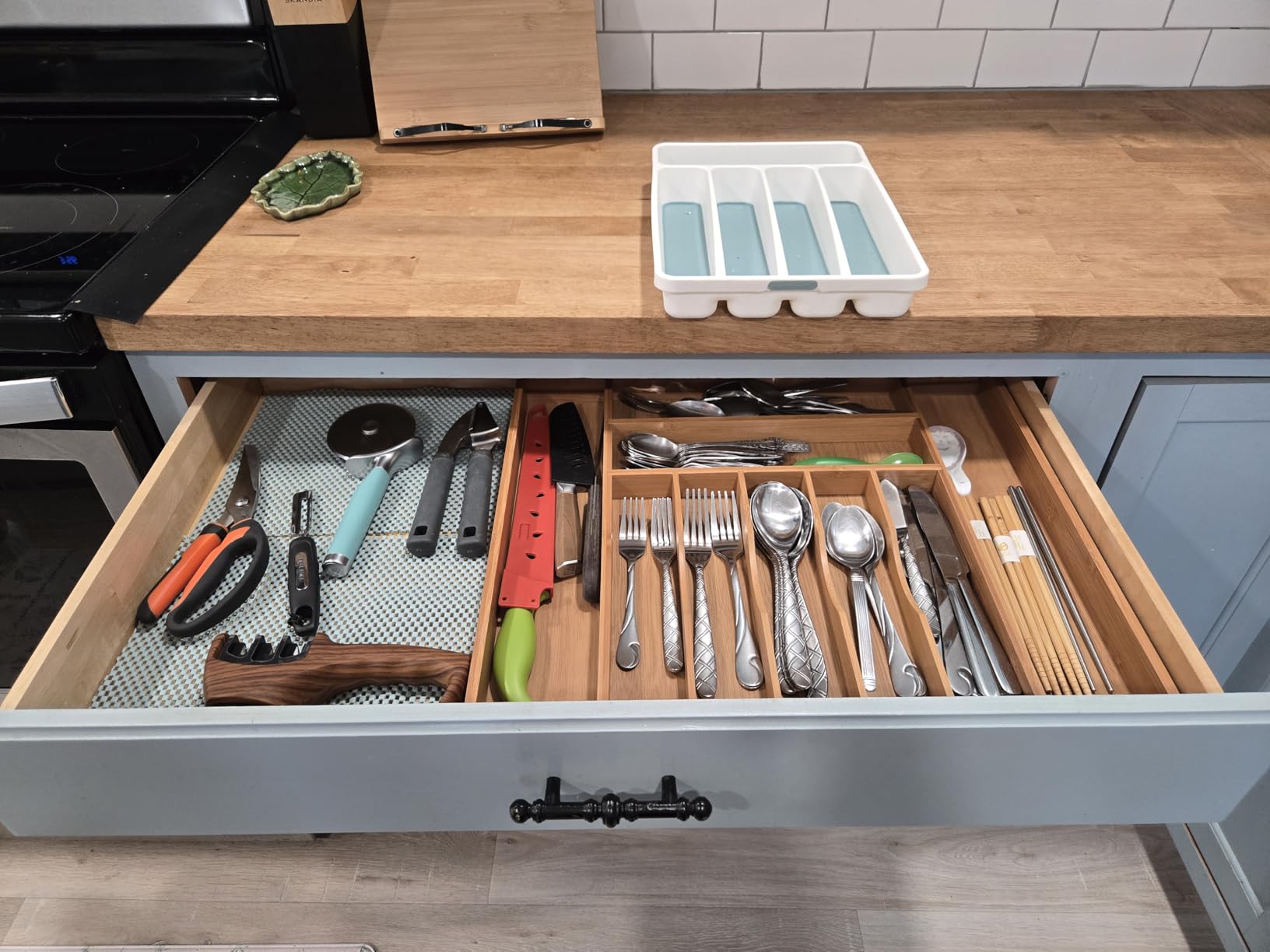 ROYAL CRAFT WOOD Luxury Bamboo Kitchen Drawer Organizer - Silverware Organizer, Utensil Holder & Cutlery Tray Drawer Dividers for Flatware (9 Slot, Natural) customer photo 2