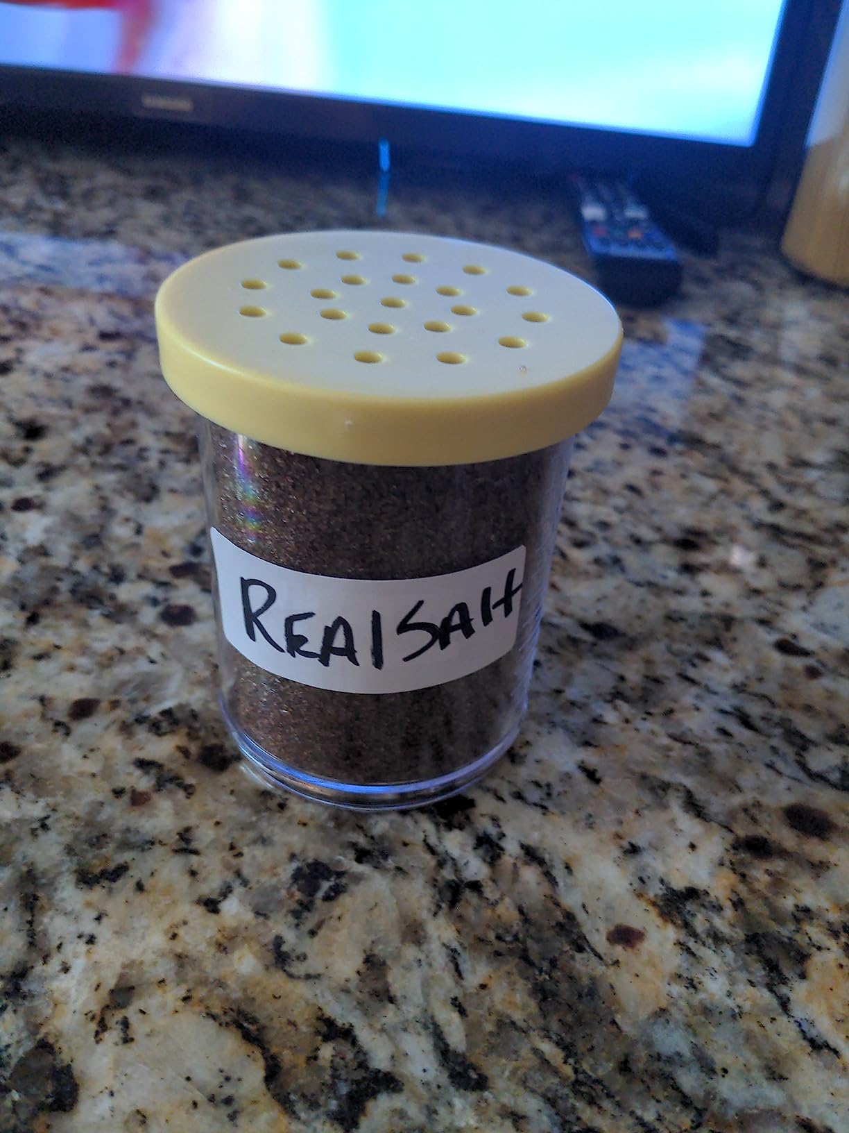 Restaurantware Spice Shaker 1 Count Plastic Shaker, Durable Seasoning Dredge with Yellow Coarse Lid customer photo 2