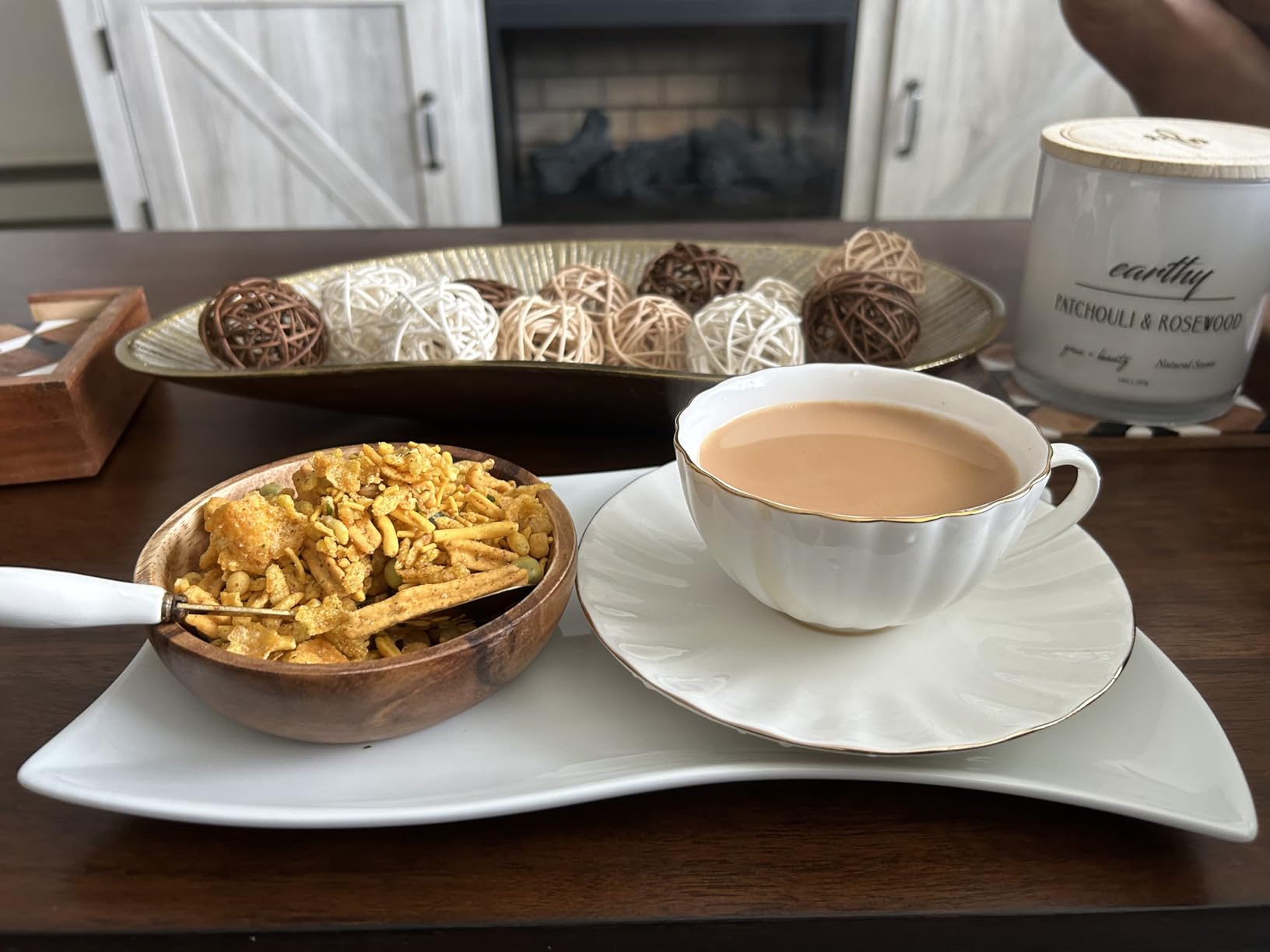 Yesland Set of 6 Royal Tea Cups and Saucers, 6 oz White Porcelain Tea Set & British Coffee Cups, White Latte Cups and Espresso Mug for Specialty Coffee Drinks, Latte, Cafe Mocha, Tea customer photo 1