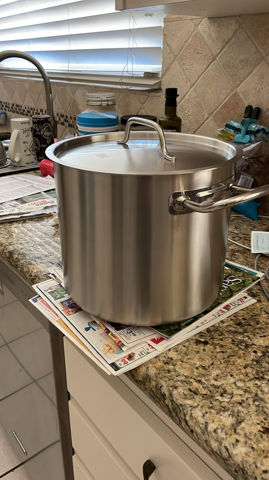 Amazon Basics 12 Quarts Stainless Steel Aluminum-Clad Stock Pot with Cover, Induction Compatible, Dishwasher Safe, Oven Safe, Even Heating, Soup and Pasta Pot customer photo 2