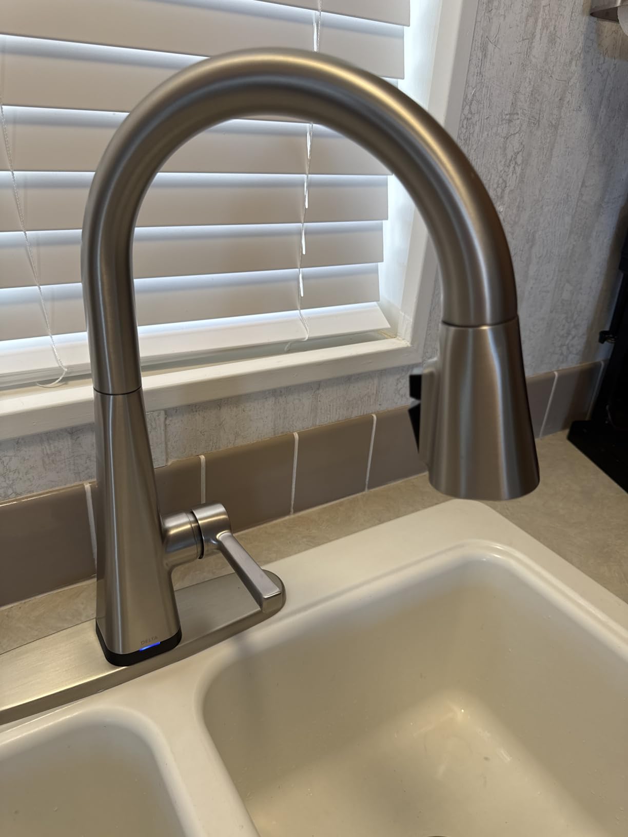 Delta 19802TZ-SP-DST Lenta Brushed Nickel Touch Kitchen Faucet with Pull Down Sprayer, Modern Single Hole Touch On Kitchen Sink Faucet customer photo 1