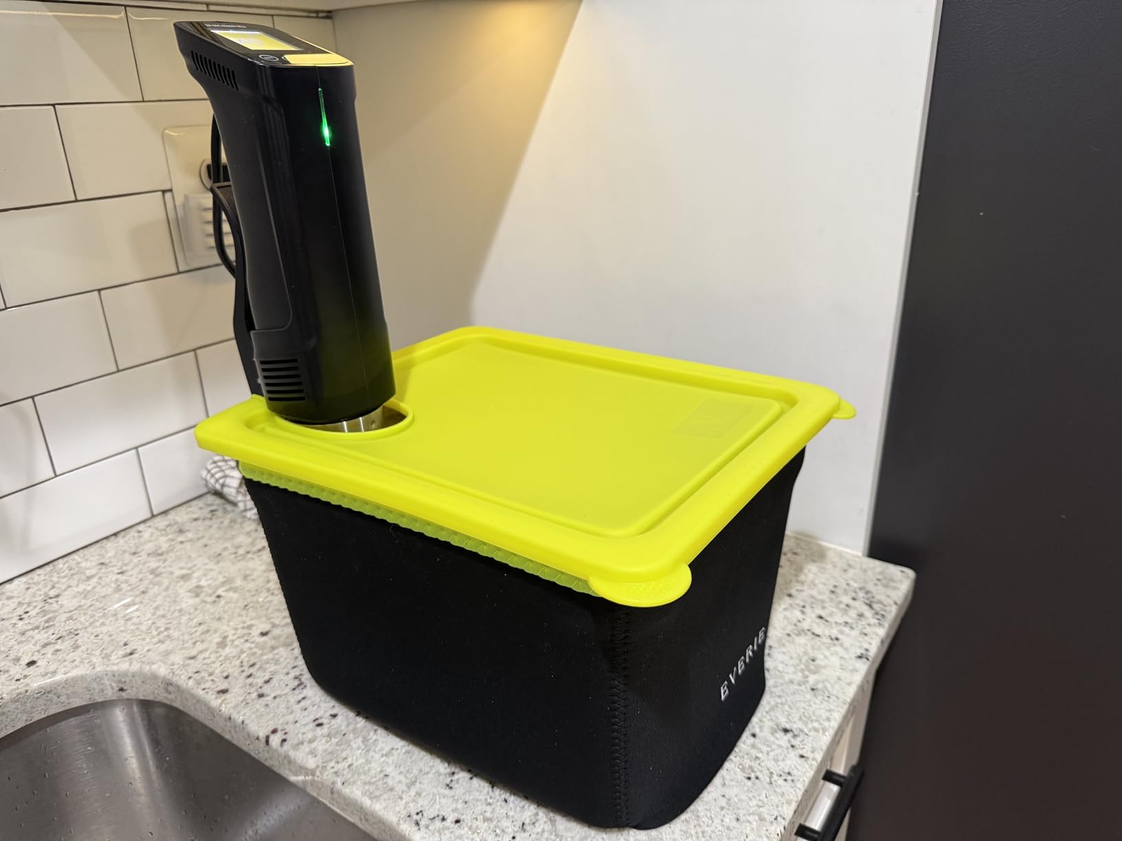 EVERIE 12Qt Sous Vide Container Kit w/Collapsible Lid + Lock-In Divider Rack + Insulating Sleeve - For Long Cooks, Fits Most Clamp-Style Circulators customer photo 1