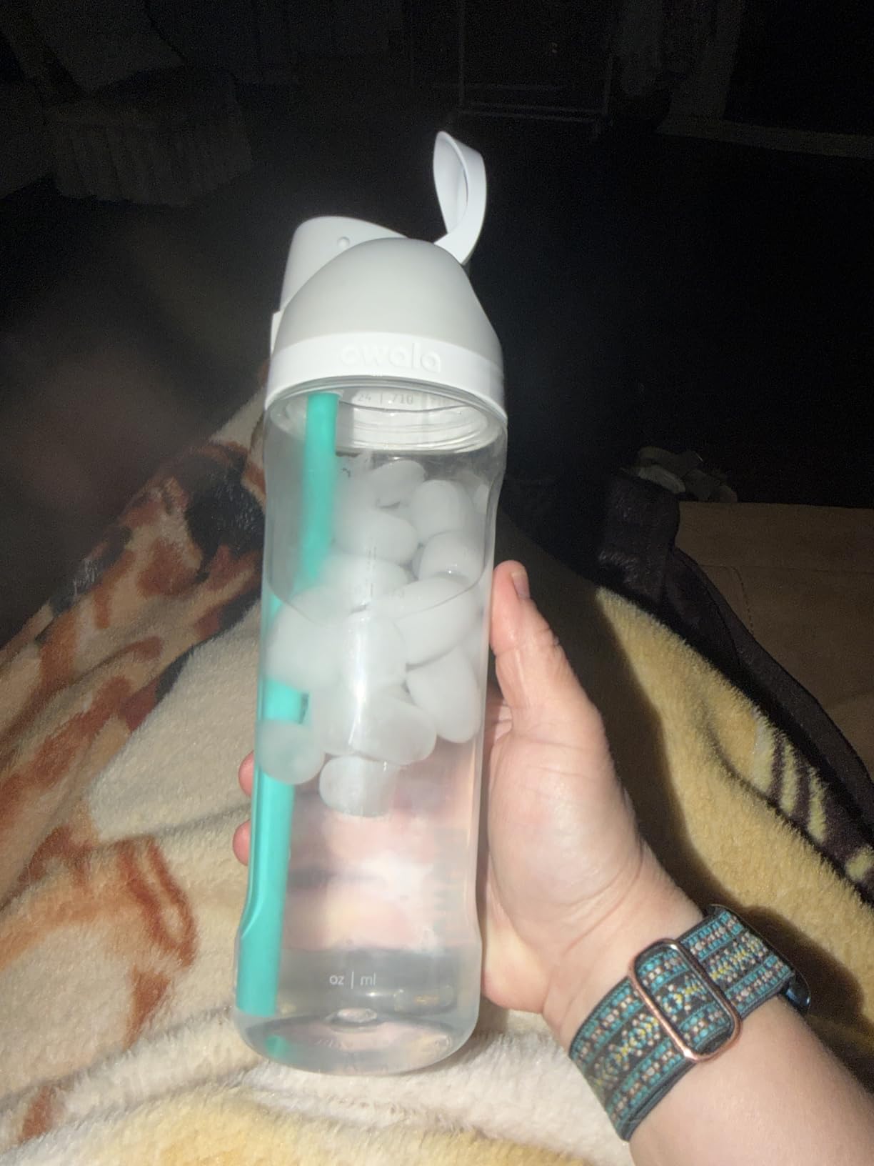 Owala FreeSip Clear Tritan Plastic Water Bottle with Straw, BPA-Free Sports Water Bottle, Great for Travel, 25 Oz, Shy Marshmallow customer photo 2