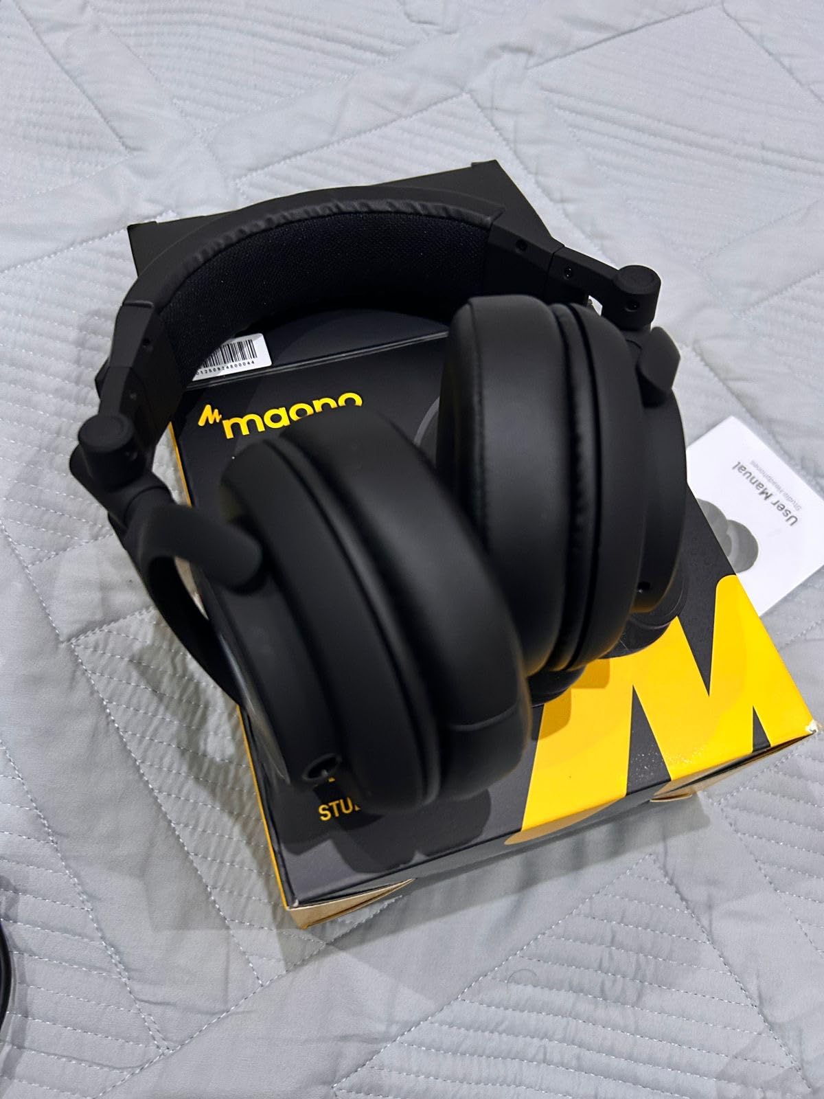MAONO MH601 Professional Studio Monitor Headphones, Wired Closed Back Over Ear DJ Headset with 50mm Drivers and 1/4 inch to 3.5mm Jack for Guitar Amp Recording Mixing Piano Music Podcast Streaming customer photo 1