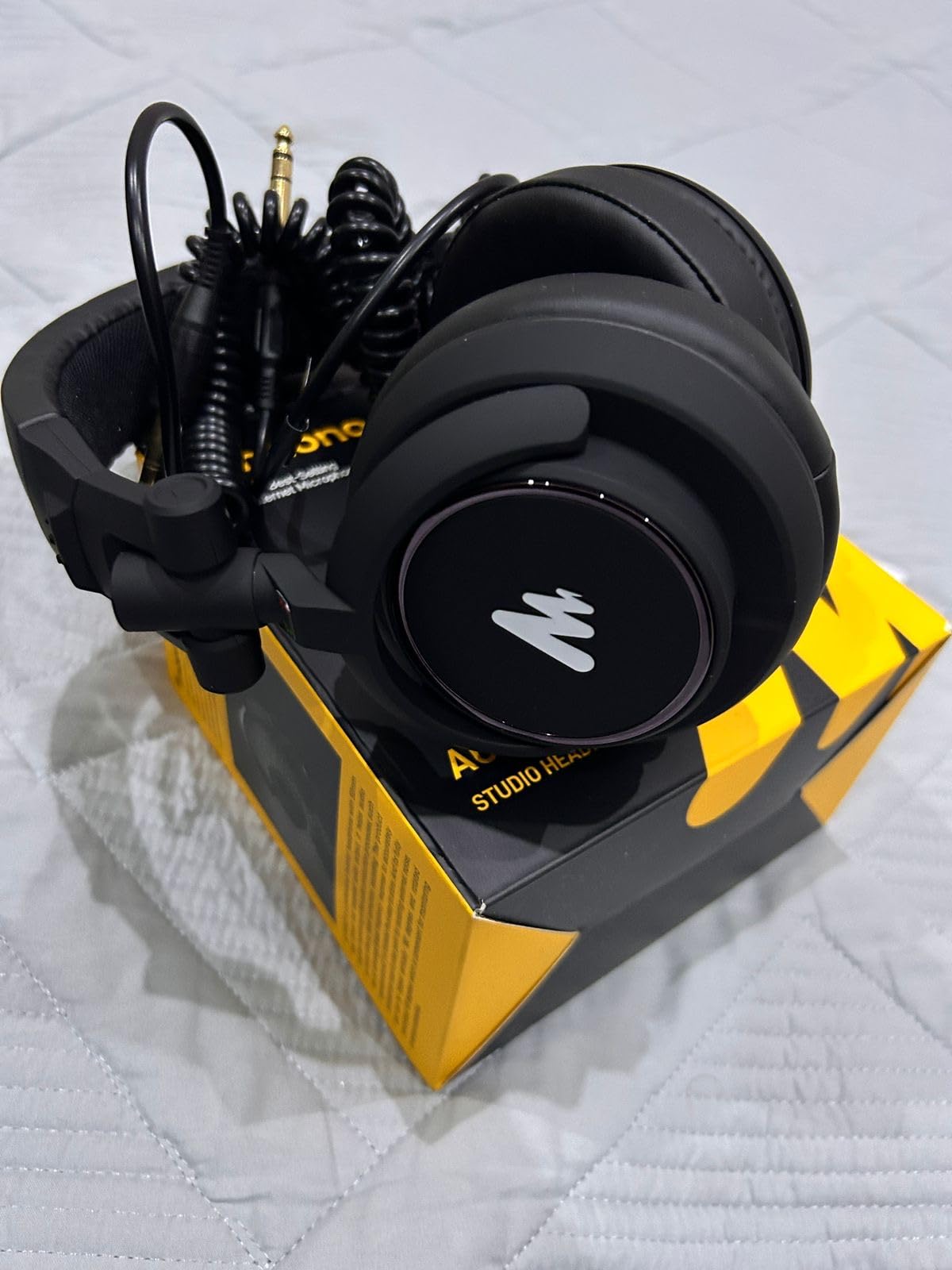 MAONO MH601 Professional Studio Monitor Headphones, Wired Closed Back Over Ear DJ Headset with 50mm Drivers and 1/4 inch to 3.5mm Jack for Guitar Amp Recording Mixing Piano Music Podcast Streaming customer photo 2
