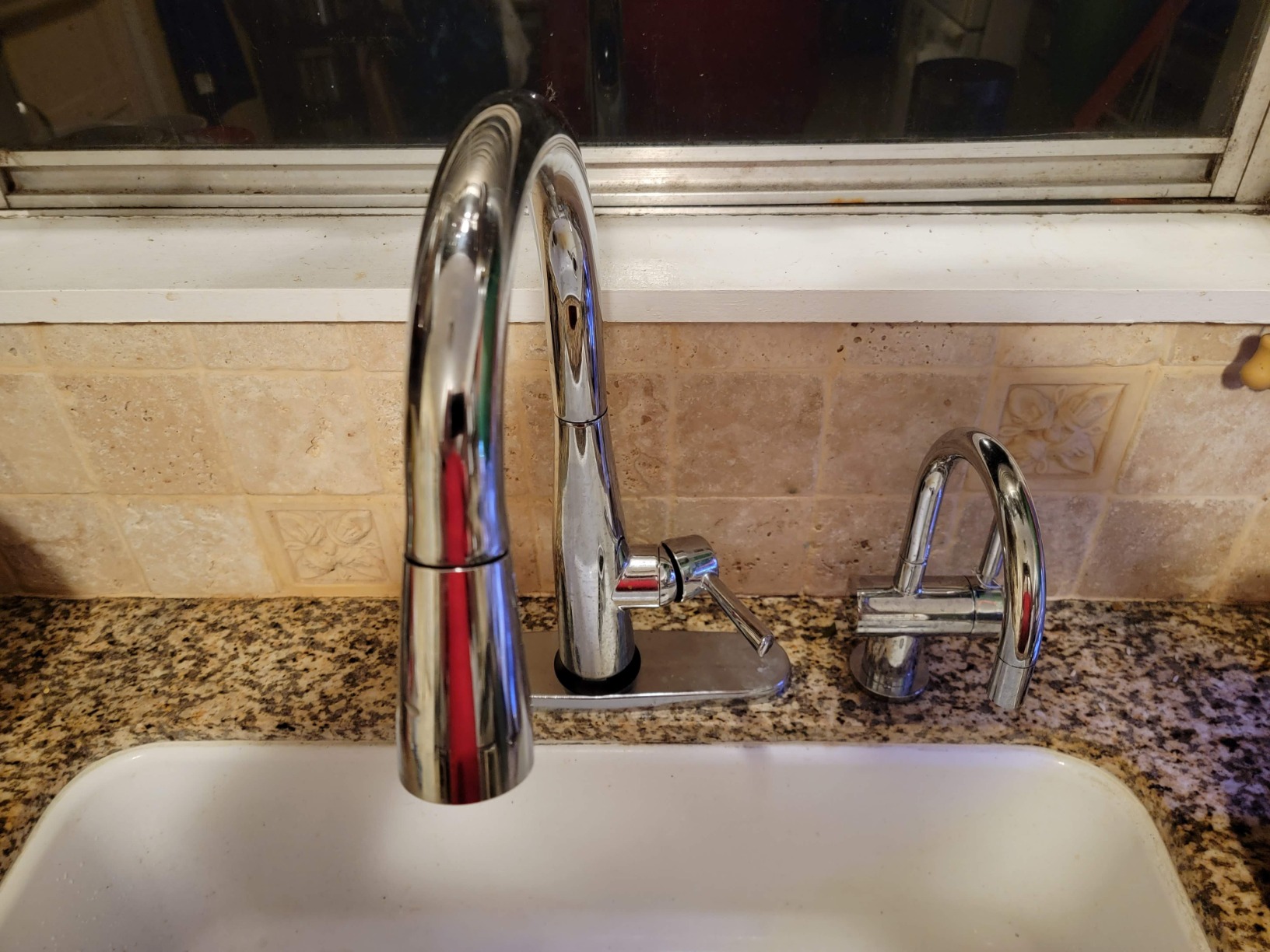 Delta Essa VoiceIQ Touchless Kitchen Faucet with Pull Down Sprayer, Smart Faucet, Alexa and Google Assistant Voice Activated, Arctic Stainless 9113TV-AR-DST customer photo 2