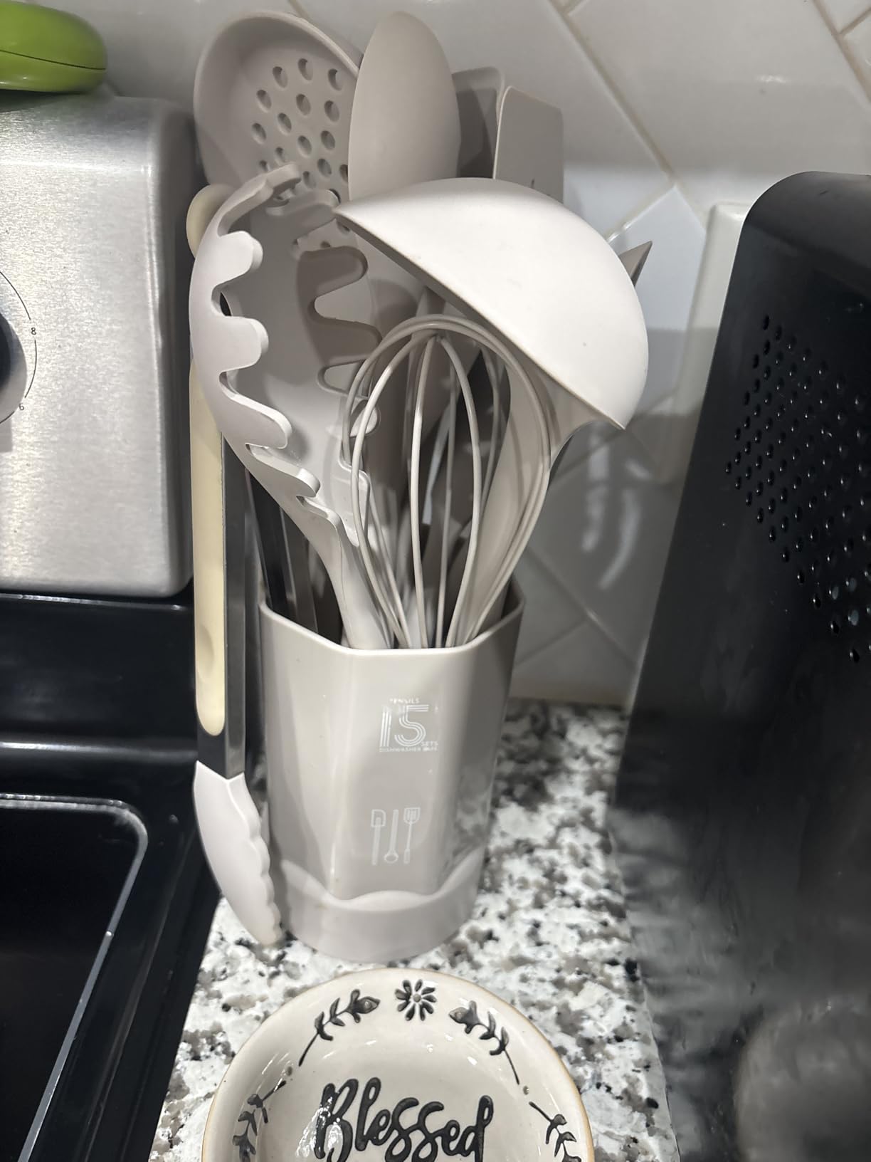 AOTHOD Silicone Cooking Utensils Set - 446F Heat Resistant Kitchen Utensils, Turner Tongs, Spatula, Spoon, Brush, Whisk, Kitchen Utensil Gadgets Tools Set for Nonstick Cookware, Dishwasher Safe (BPA Free) customer photo 2