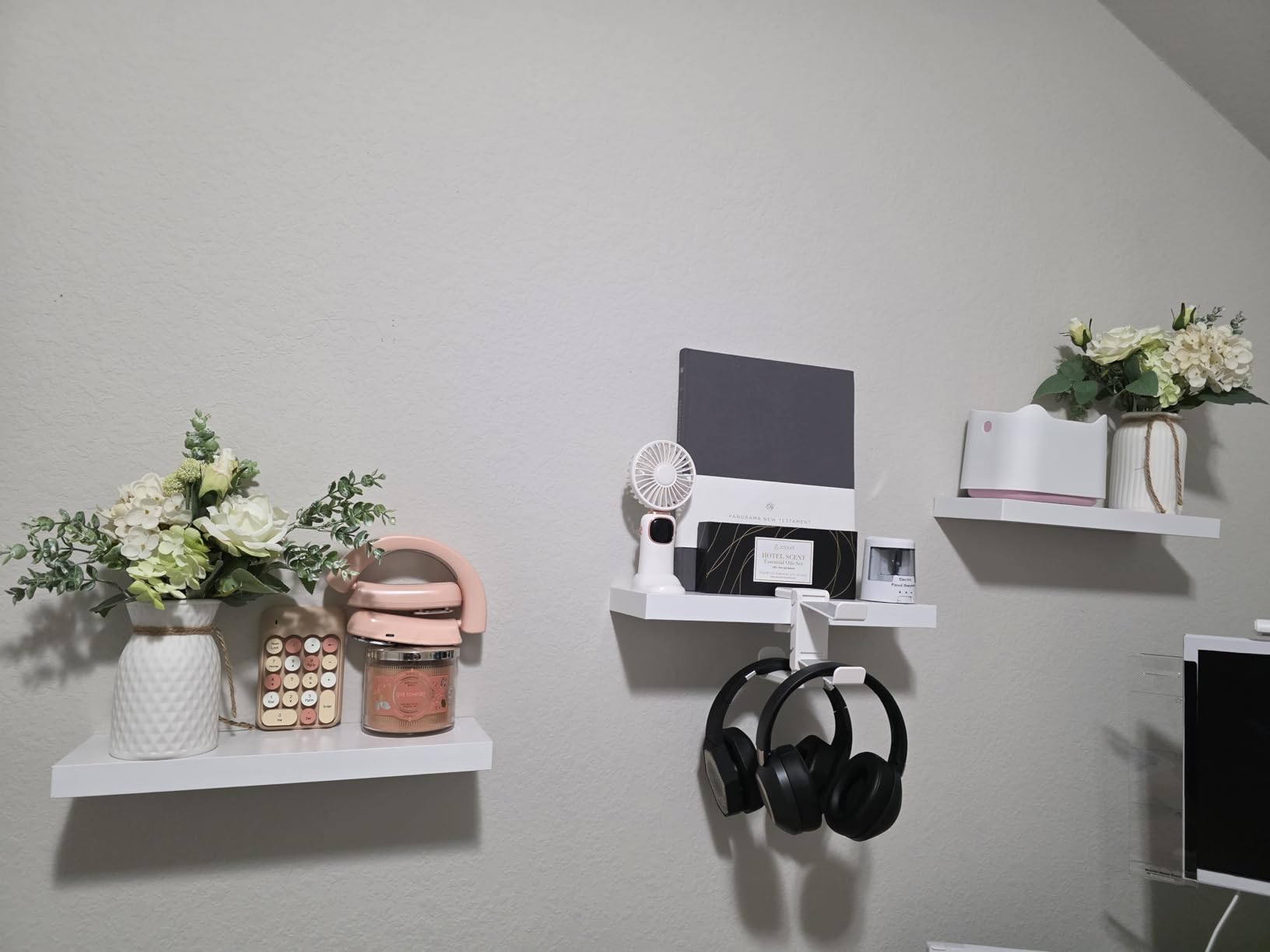 AMADA HOMEFURNISHING Floating Shelves, Wall Shelves for Bathroom/Living Room/Bedroom/Kitchen Decor, White Shelves with Invisible Brackets Set of 3 customer photo 2