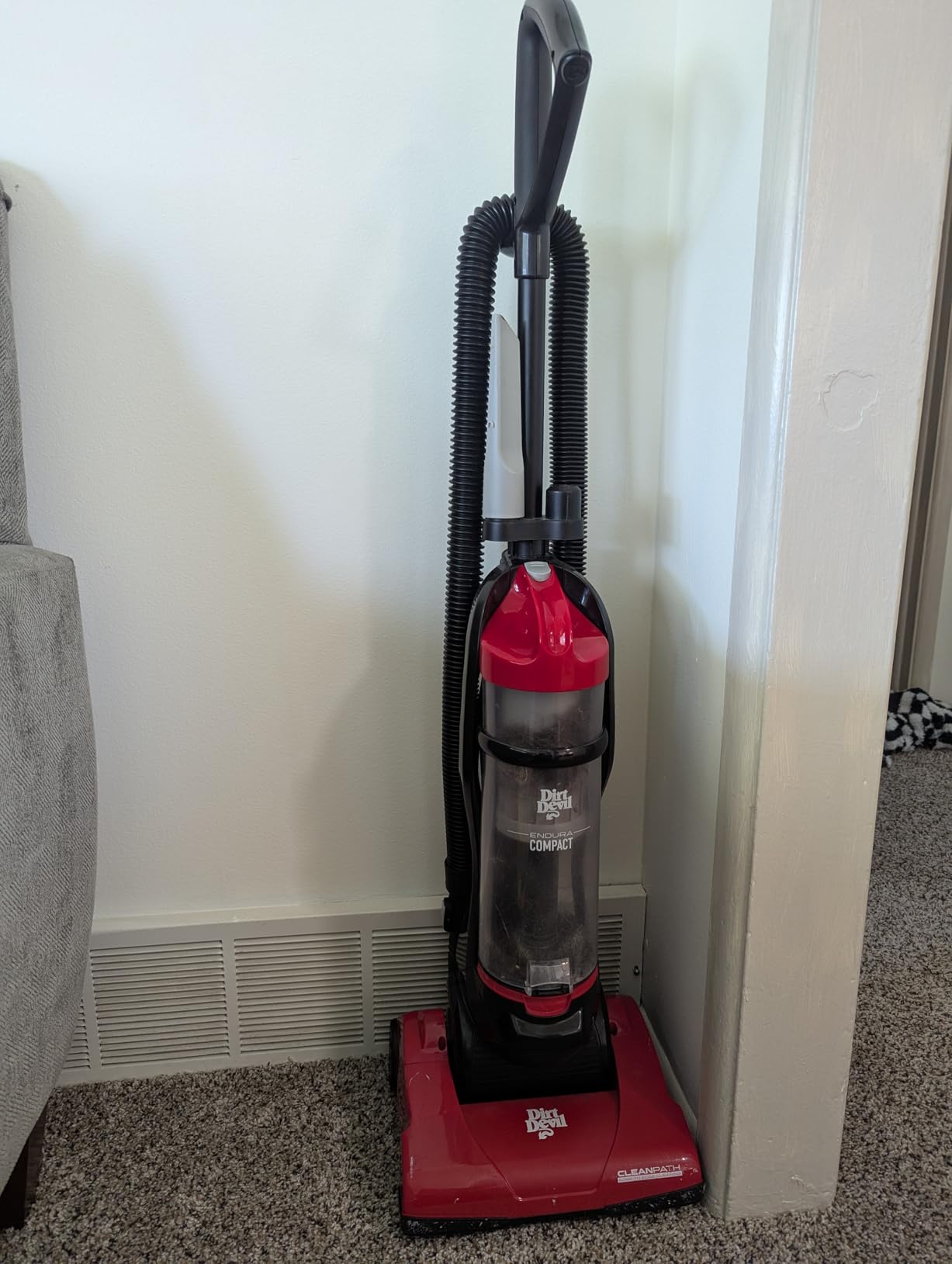 Dirt Devil Endura Lite Upright Bagless Vacuum Cleaner for Carpet and Hard Floor, Powerful, Lightweight, Corded Vacuum Cleaners for Home Use customer photo 2