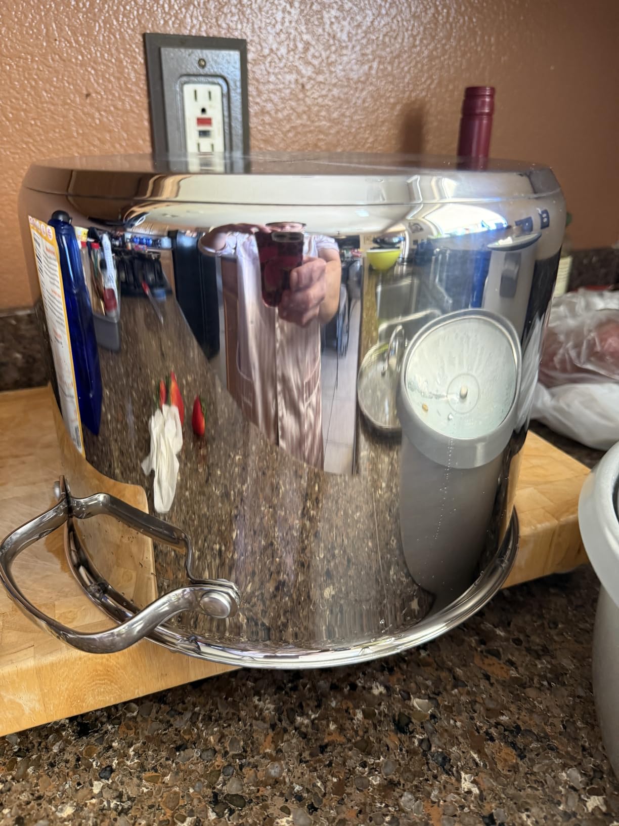 Amazon Basics Stainless Steel Induction Compatible Stock Pot with Glass Lid, Oven Safe, Dishwasher Safe, Sturdy, 8 Quart, Silver customer photo 2
