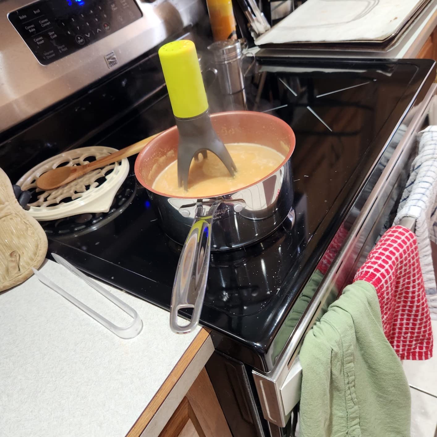 UÜTENSIL Stirr - The Unique Automatic Pan Stirrer - Dishwasher Safe, 3 Stirring Speeds with LED Indicator customer photo 1