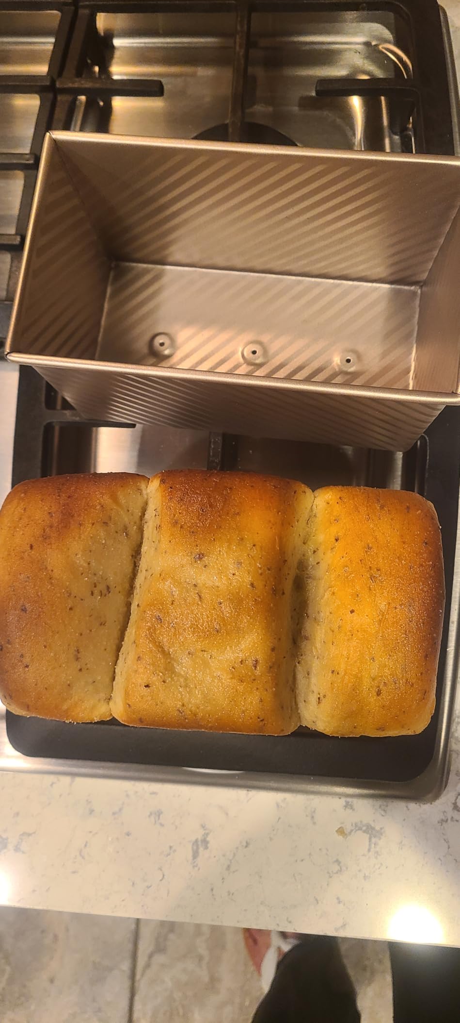 KITESSENSU Pullman Loaf Pan with Lid, 1 lb Dough Capacity Non-Stick Bakeware for Baking Bread, Carbon Steel Corrugated Bread Toast Box Mold with Cover for Baking Bread, Gold customer photo 2