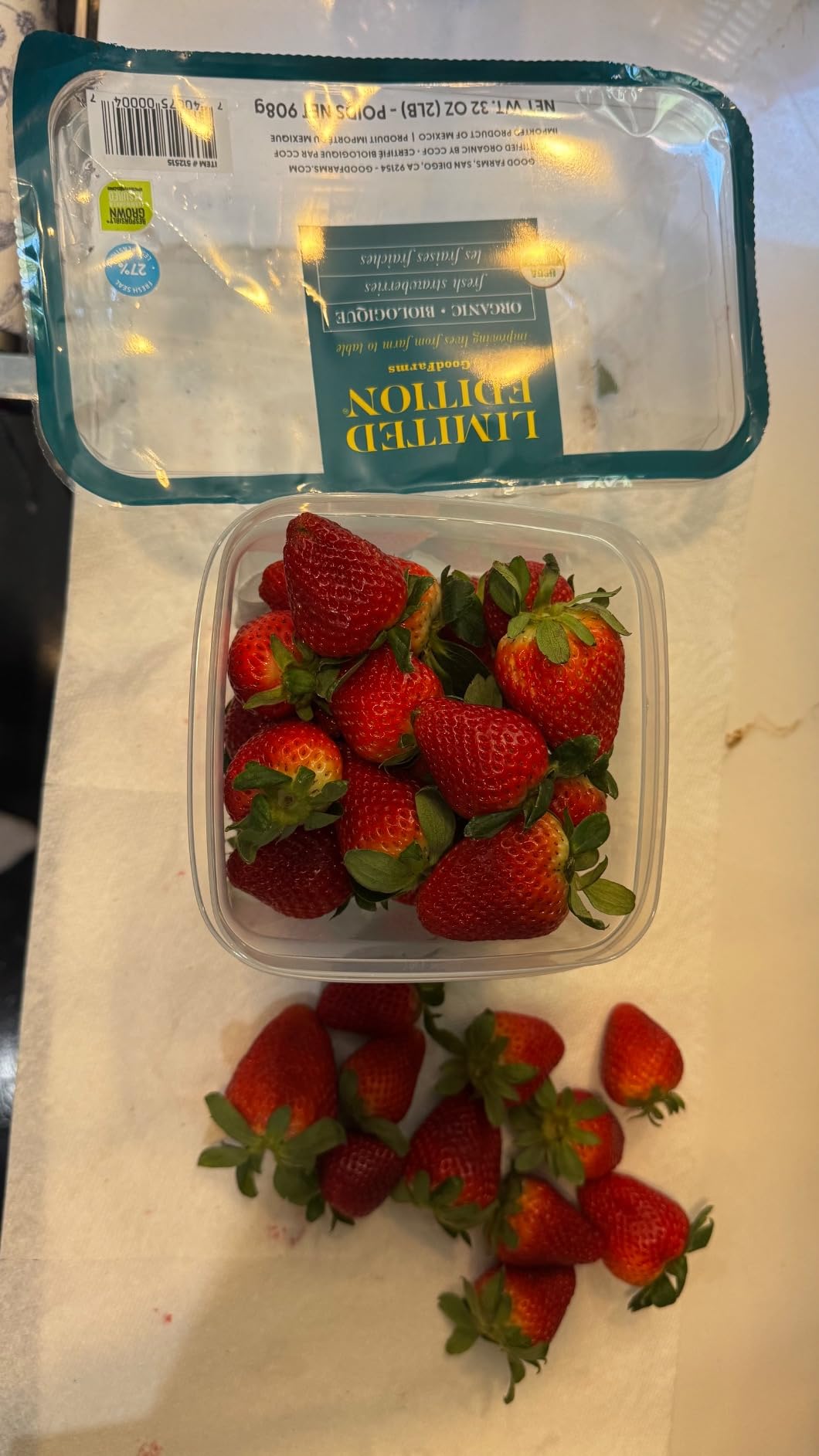 Rubbermaid FreshWorks Produce Saver, Medium Produce Storage Containers, 2 Pack customer photo 2