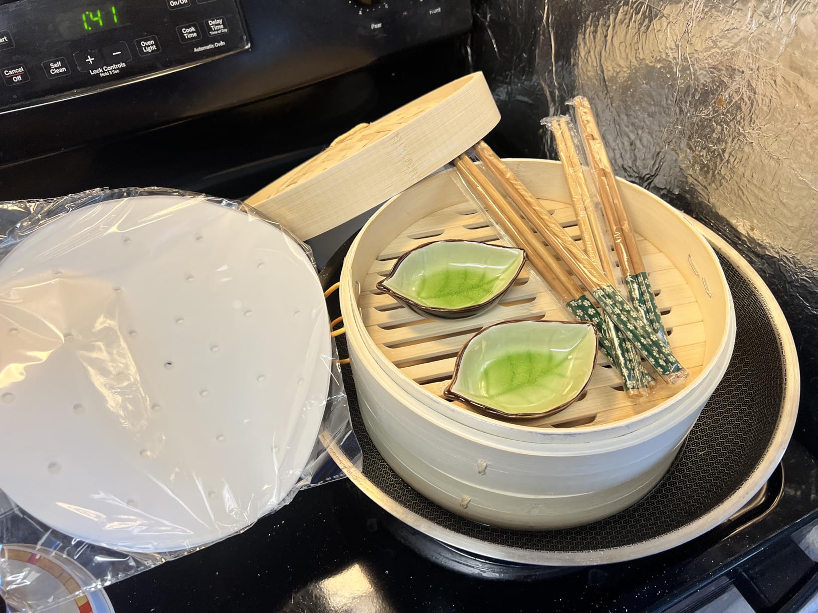 MacaRio Bamboo Steamer Basket Set 10 inch Steamer for Cooking, with Side Handles Chopsticks Ceramic Sauce Dishes Paper Liners, for Dim Sum Dumplings Buns Seafoods Rice Asian Foods customer photo 2