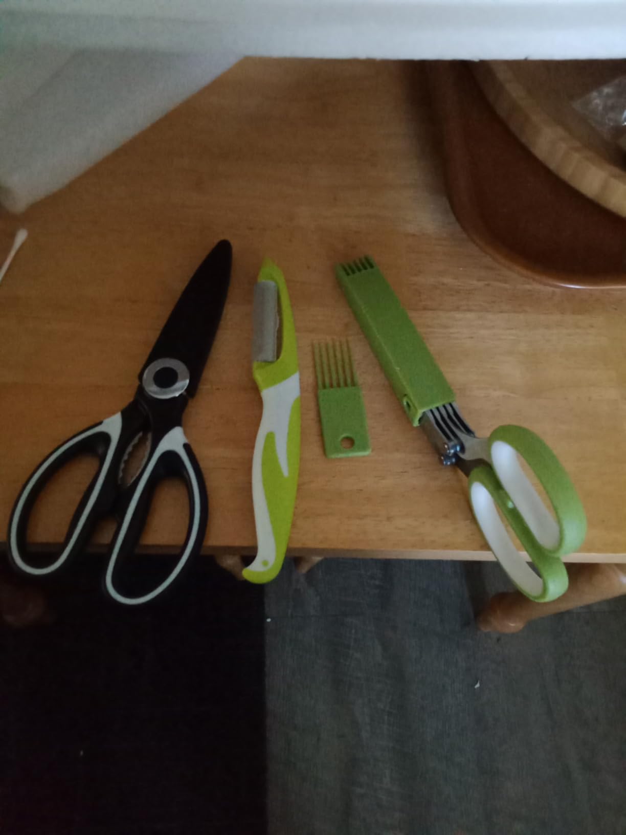 2-Pack Herb Scissors Set with 5 Blades & 3 Blades, Green Stainless Steel Kitchen Shears for Herbs, Veggies, Paper Shredding, with Cleaning Comb & Cover customer photo 1
