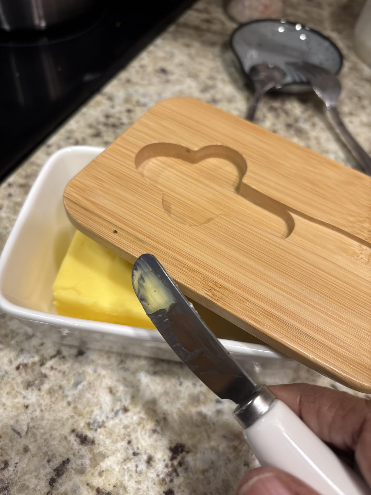 Butter Dish with Lid, Large Butter Container for Countertop, Ceramic Butter Holder for Counter, Butter Tray Butter Keeper with Knife and Sponge Scrubber, Perfect for 2 Sticks of Butter, White customer photo 1