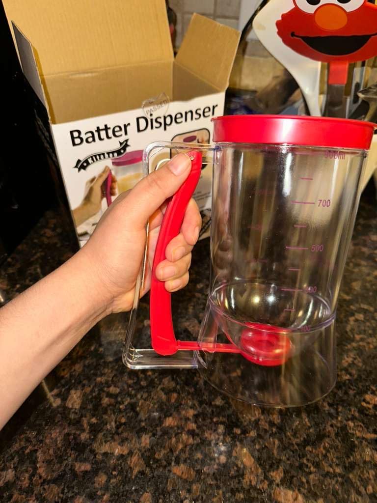 BBSTARZ Pancake Batter Dispenser - 4-Cup Batter Dispenser with Squeeze Handle & Measuring Marks for Pancakes, Waffles, Muffins, Crepes & Cupcakes - Baking Tool(Red) customer photo 1
