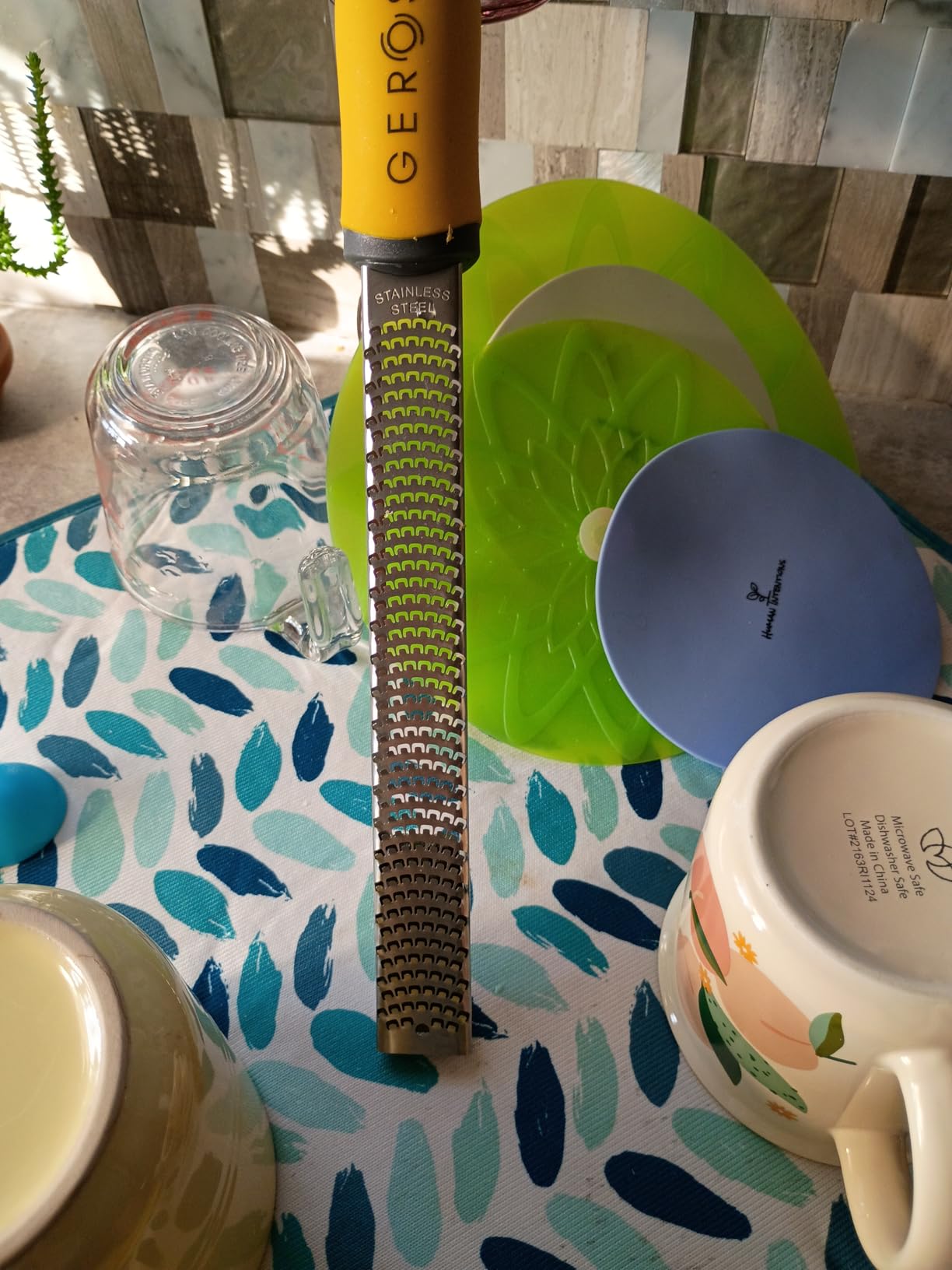 Stainless Steel Cheese and Citrus Zester Grater w/Extra Sharp Blade - Perfect for Lemons, Parmesan, Garlic, Chocolate - Spice Up any Kitchen Dish in Seconds with Your Premium Hand Held Shredder customer photo 1