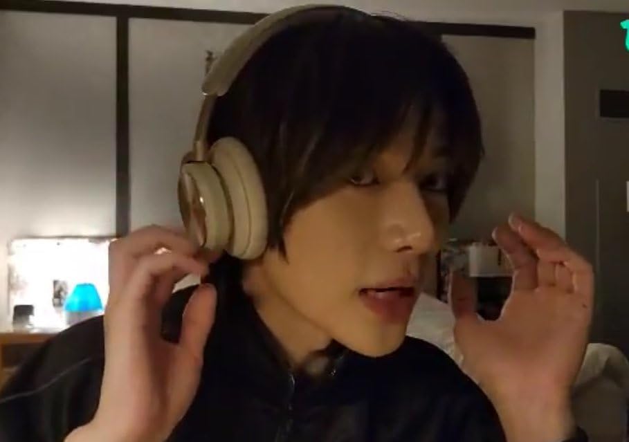 Beoplay HX Comfortable Wireless ANC Over-Ear Headphones - Black Anthracite customer photo 2