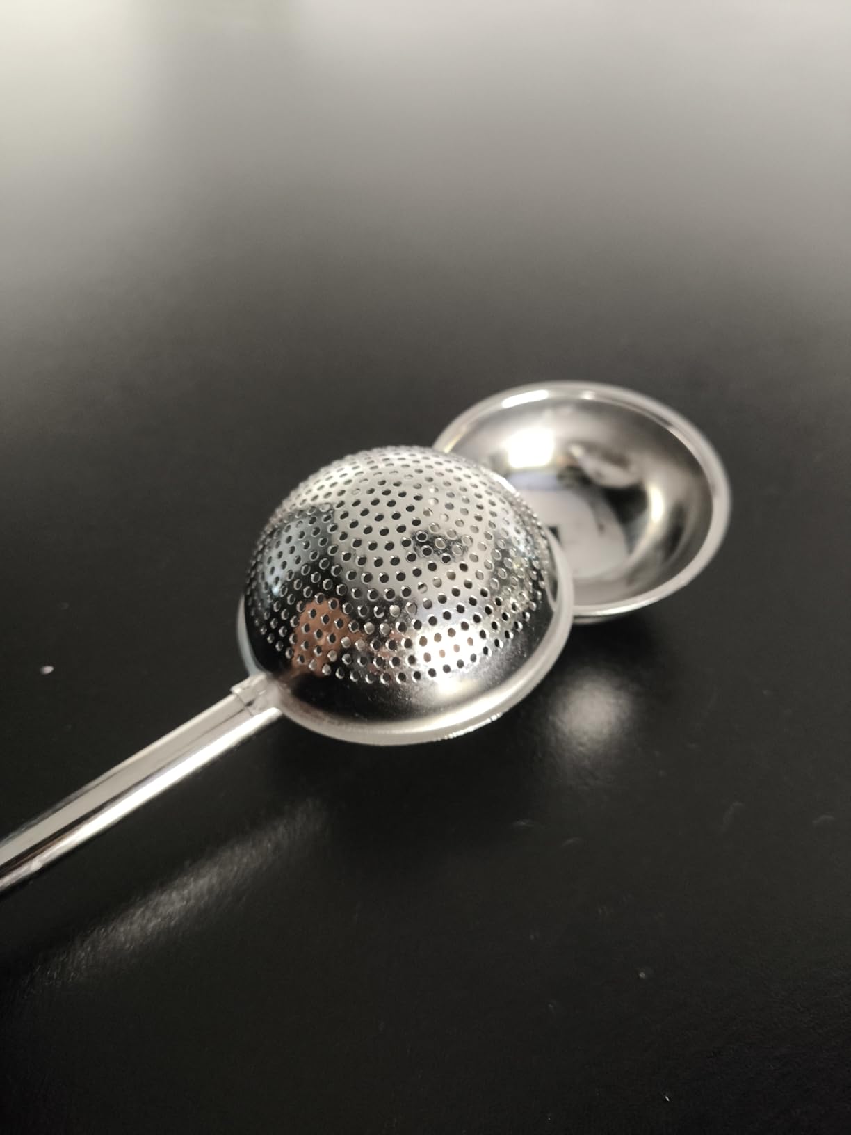 JETKONG Powdered Sugar Shaker Duster Flour Dispenser Shaker with 18/8 Stainless Steel Spring-operated Handle for Sugar Flour and Spices customer photo 1