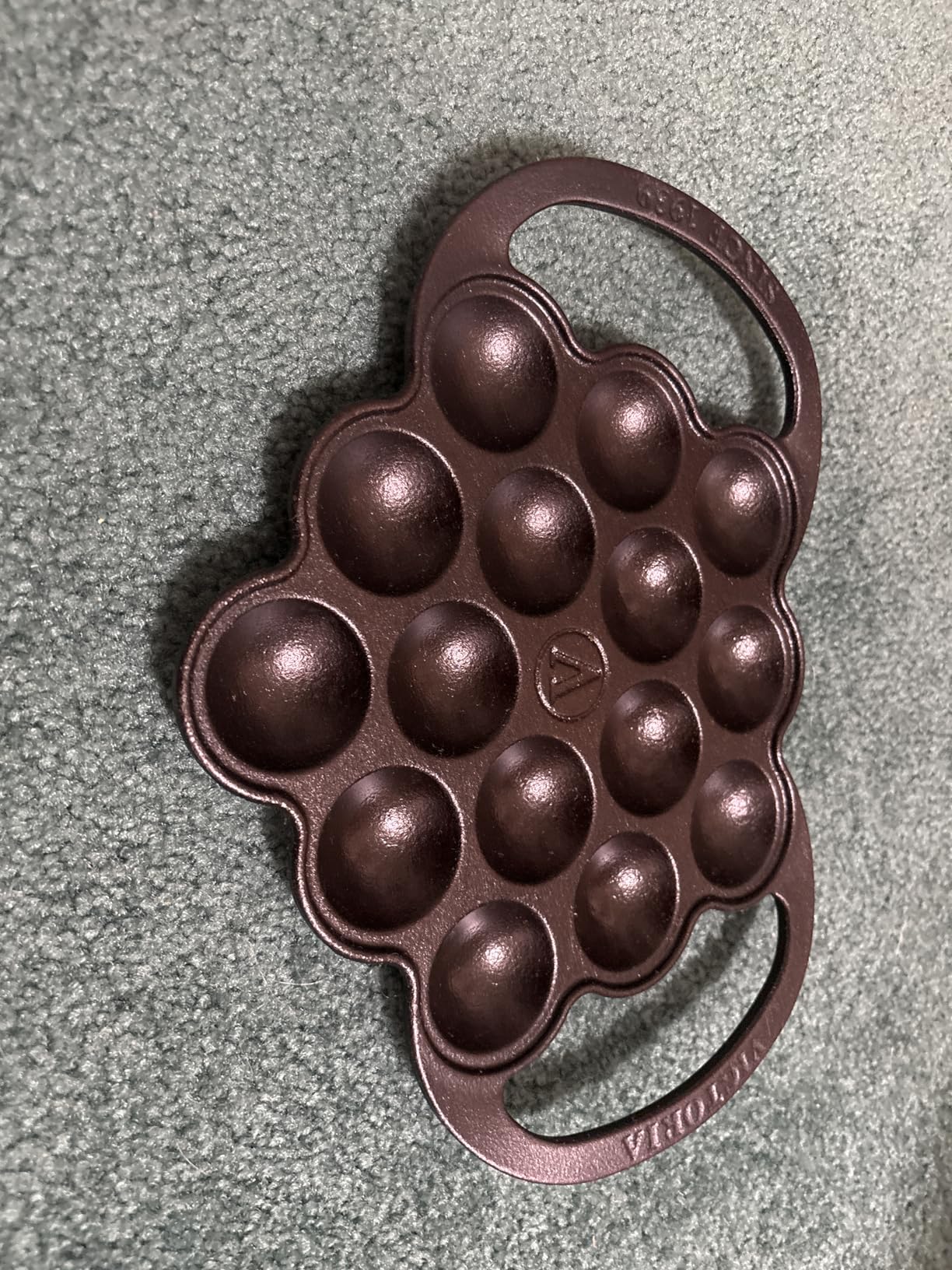Victoria Cast Iron Poffertjes Dutch Pancake Pan with Loop Handles, Preseasoned with Flaxseed Oil, Made in Colombia customer photo 2