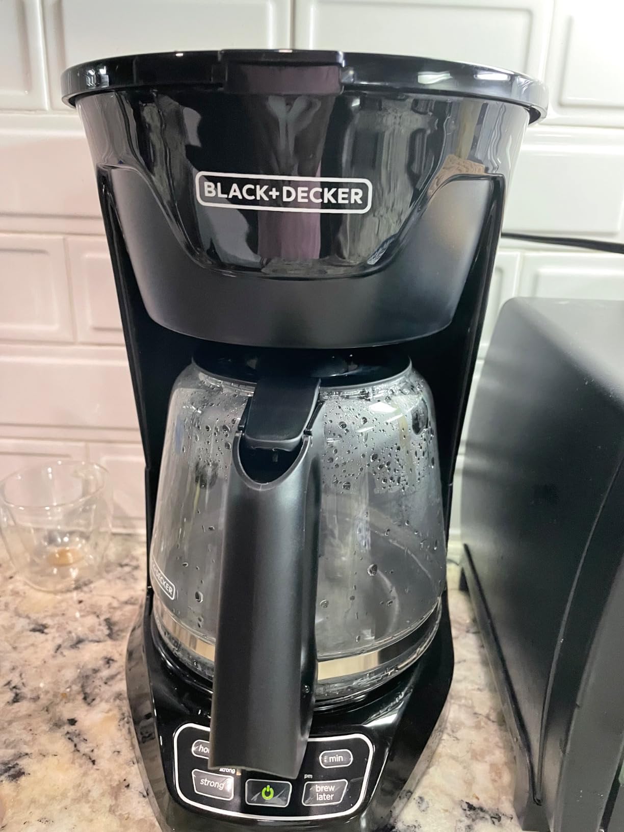 BLACK+DECKER CM1110B Programable 12-Cup Coffee Maker, Easy Pour, Non-Drip Carafe with Removable Filter Basket, Black customer photo 2