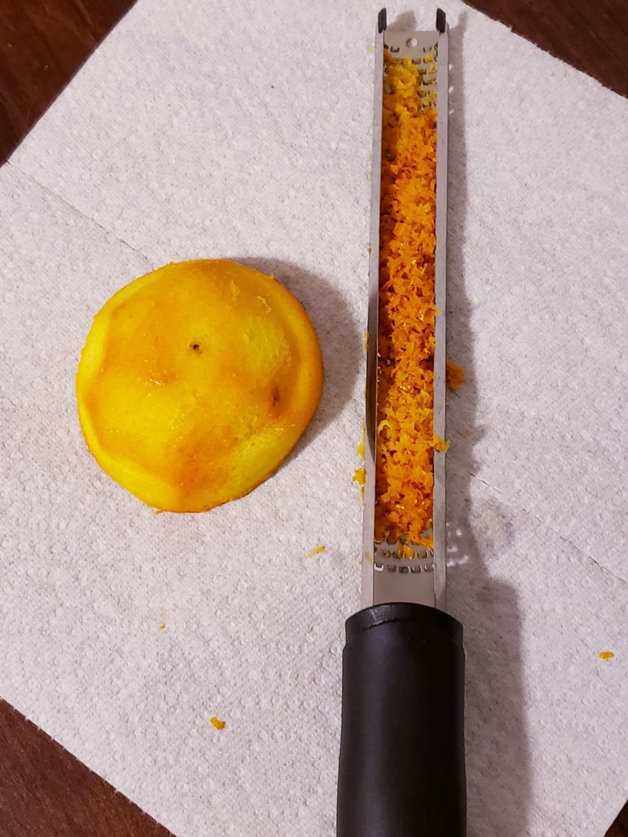 MasterChef Lemon Zester Grater with Handle, Kitchen Tool for Zesting Citrus Fruits & Finely Grating Parmesan Cheese, Garlic, Ginger, Coconut, Nutmeg, Wasabi, Chocolate etc, Stainless Steel, 12 inches customer photo 2